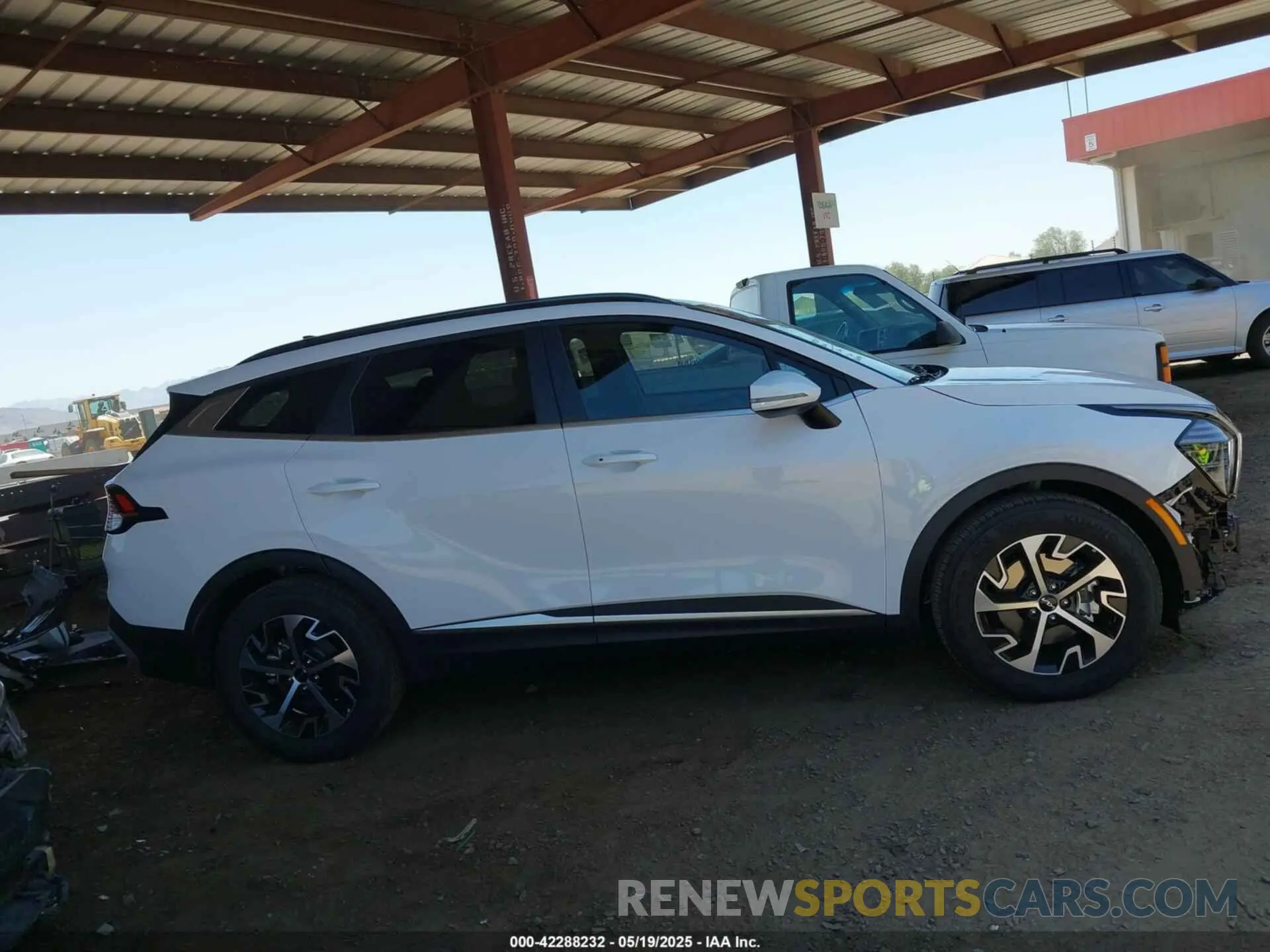 14 fotografías del automóvil dañado 5XYK33DF6SG320016 KIA SPORTAGE 2025