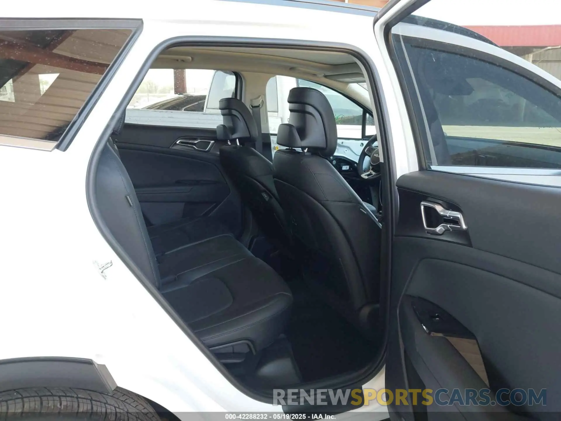 8 fotografías del automóvil dañado 5XYK33DF6SG320016 KIA SPORTAGE 2025
