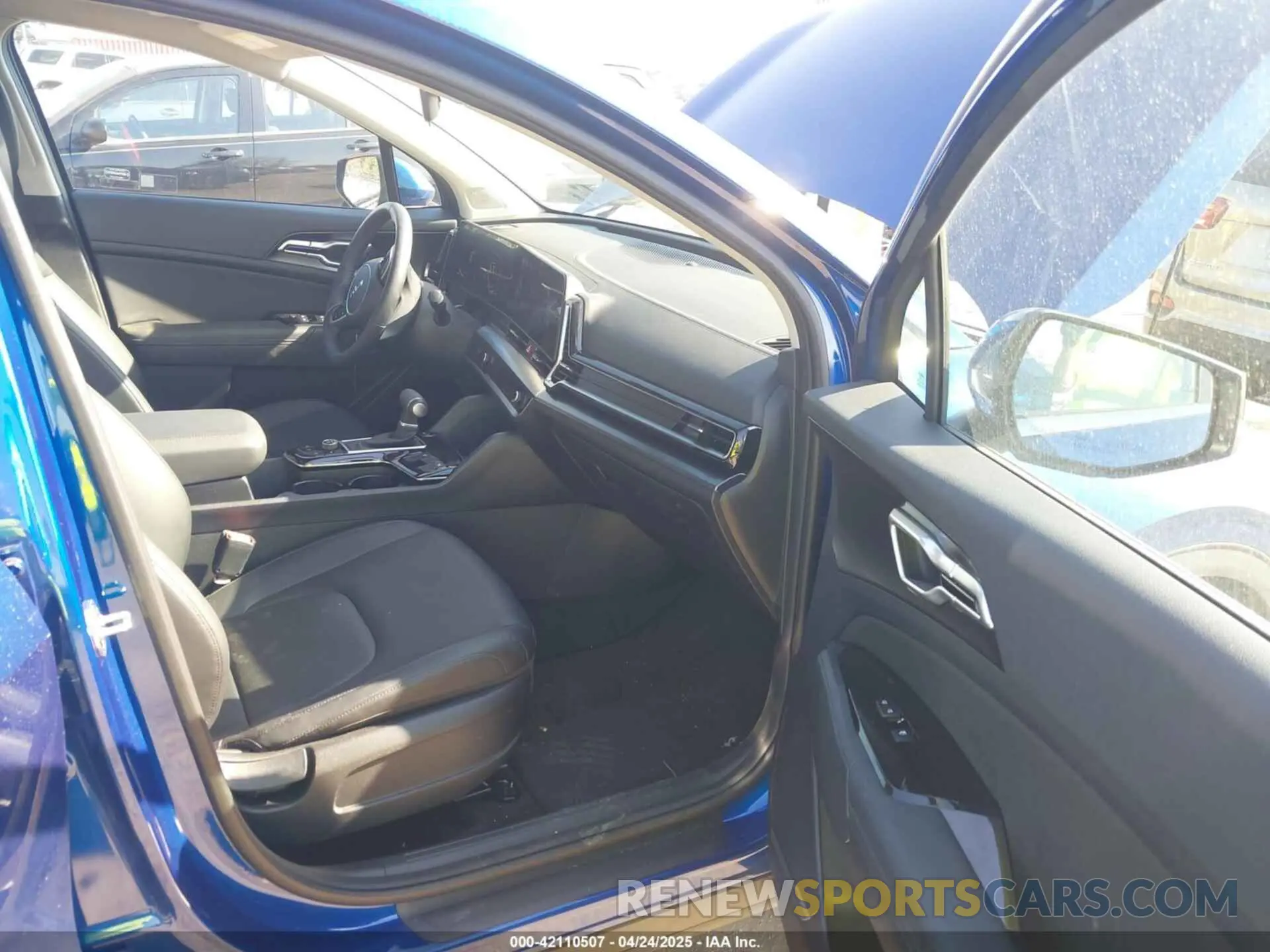 5 fotografías del automóvil dañado 5XYK3CDF3SG255979 KIA SPORTAGE 2025