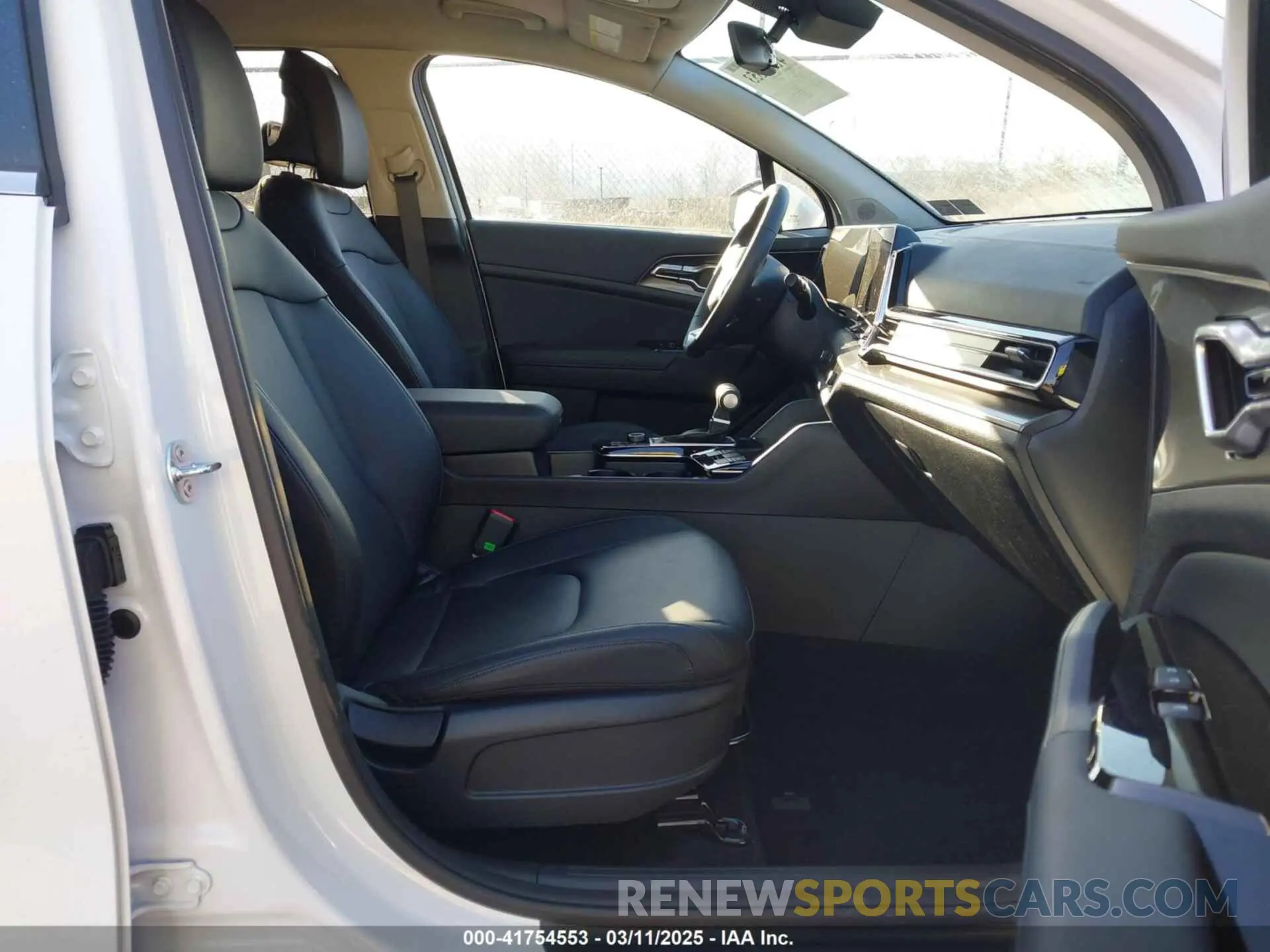 5 fotografías del automóvil dañado 5XYK3CDF4SG246952 KIA SPORTAGE 2025