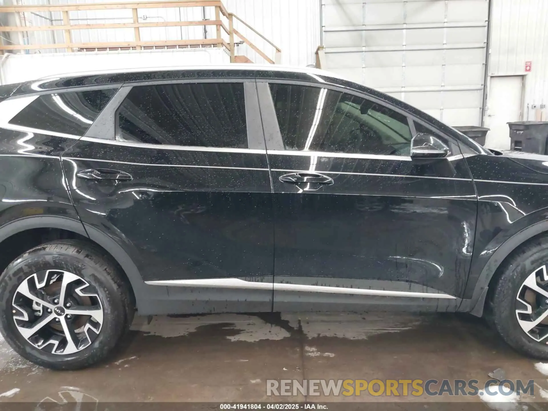 14 fotografías del automóvil dañado 5XYK3CDF6SG299359 KIA SPORTAGE 2025