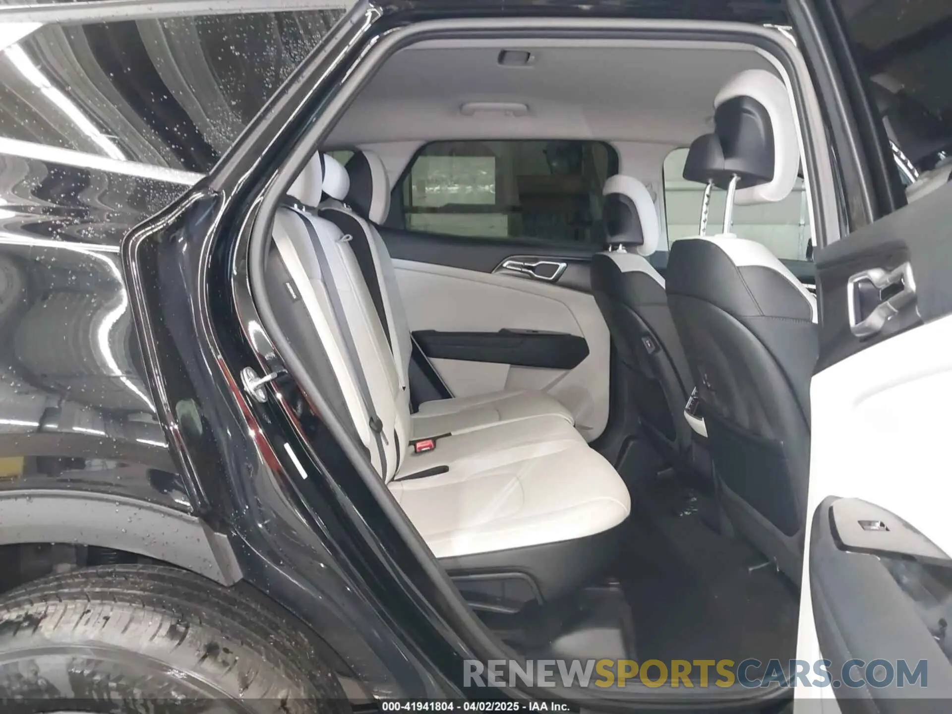 8 fotografías del automóvil dañado 5XYK3CDF6SG299359 KIA SPORTAGE 2025