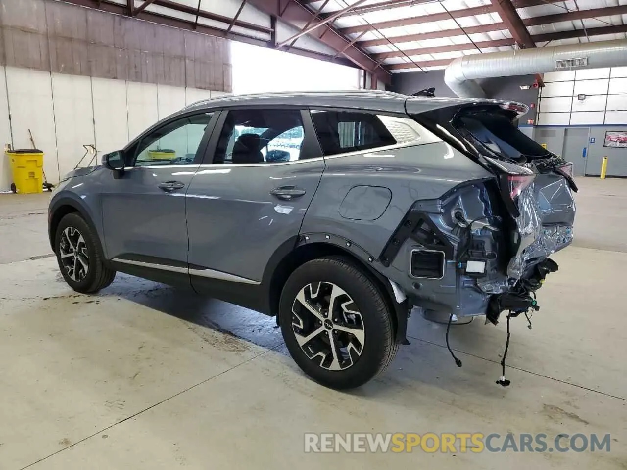 2 fotografías del automóvil dañado 5XYK3CDFXSG247507 KIA SPORTAGE 2025