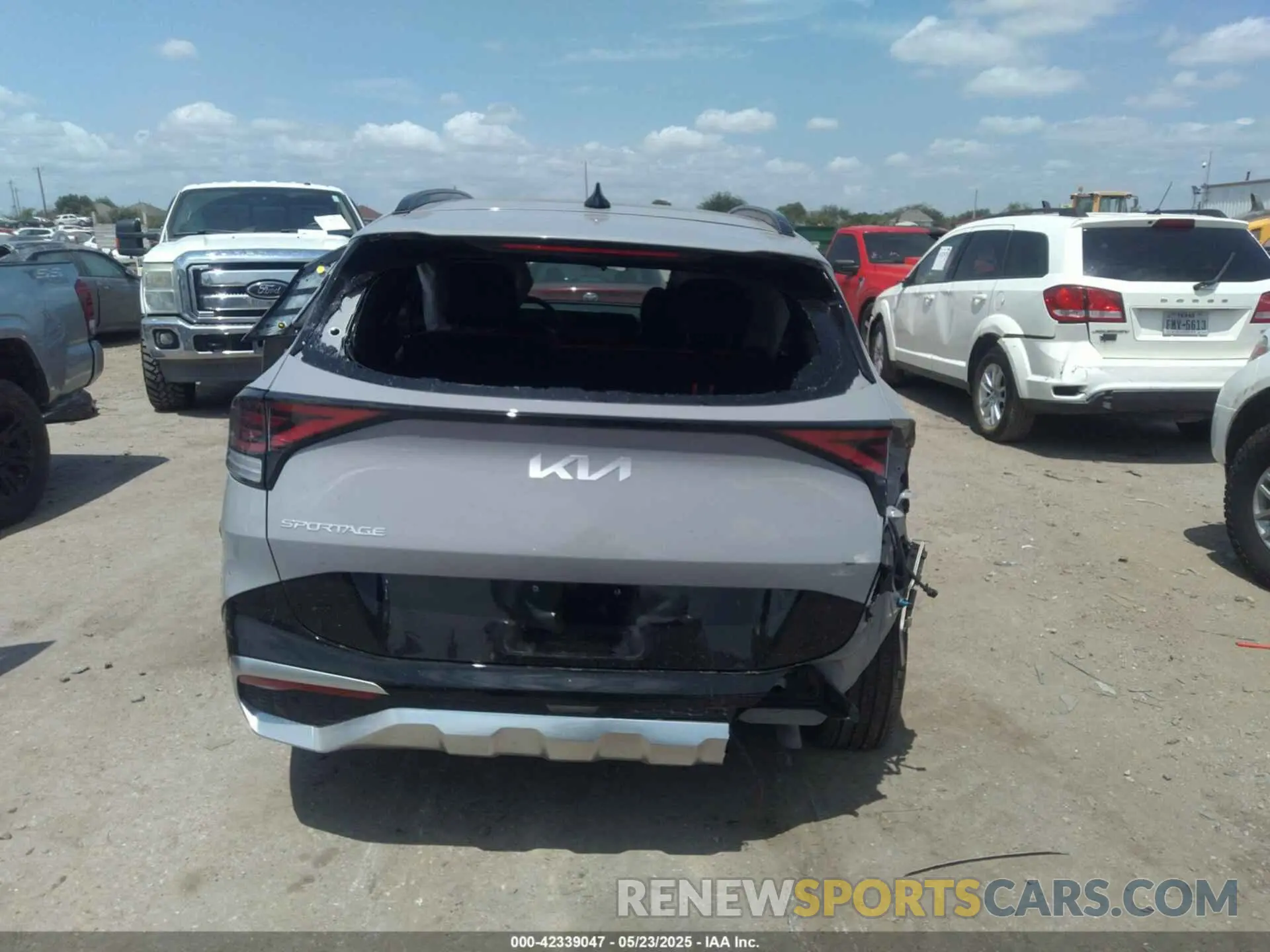 15 fotografías del automóvil dañado 5XYK53DF0SG292417 KIA SPORTAGE 2025