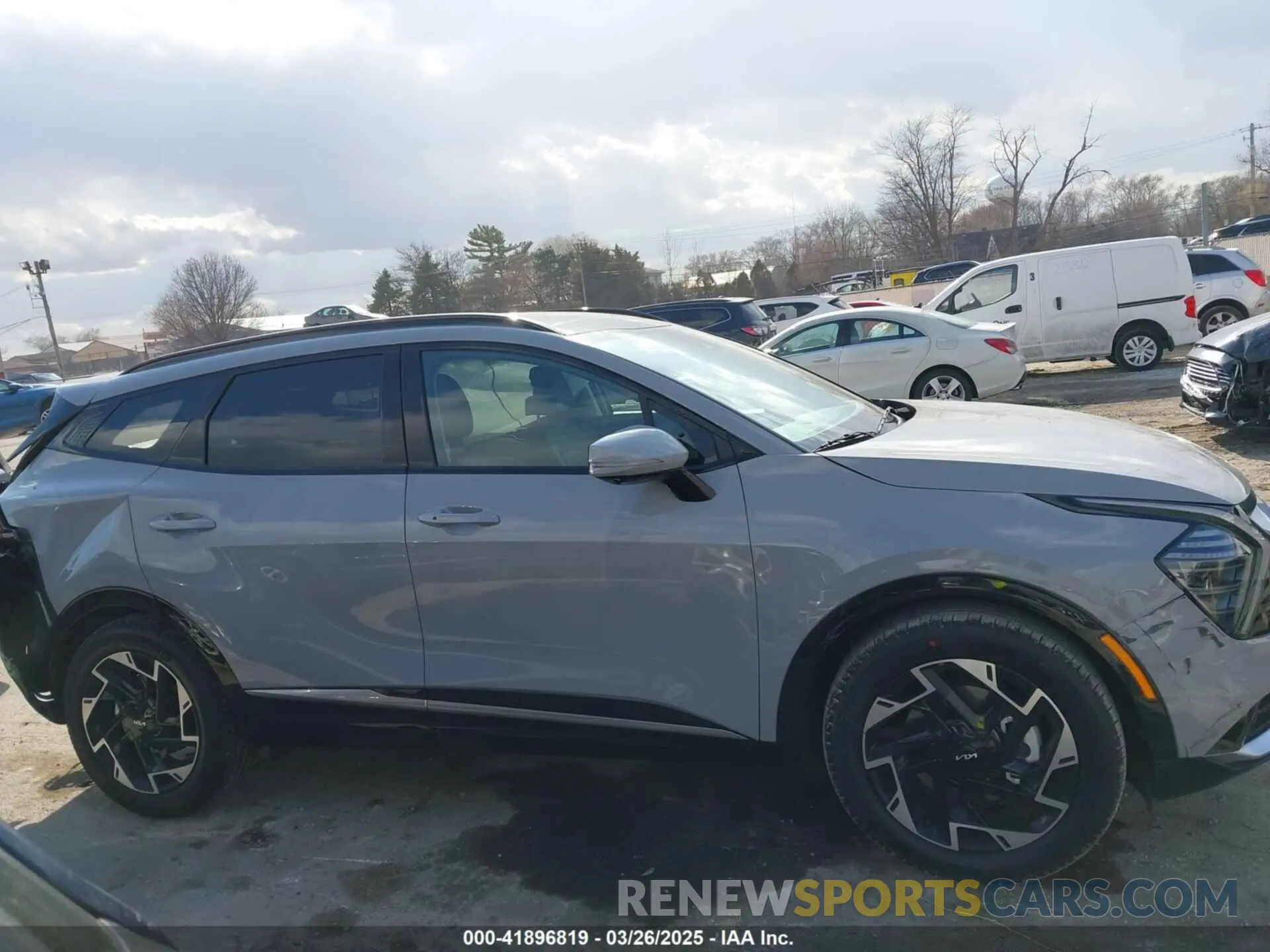 14 fotografías del automóvil dañado 5XYK53DF1SG295214 KIA SPORTAGE 2025