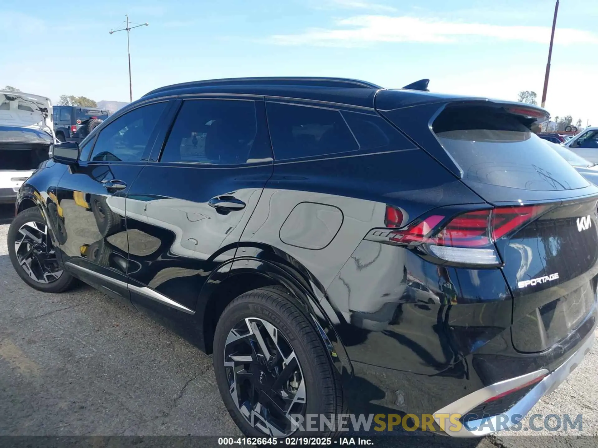 14 fotografías del automóvil dañado 5XYK53DF4SG236173 KIA SPORTAGE 2025