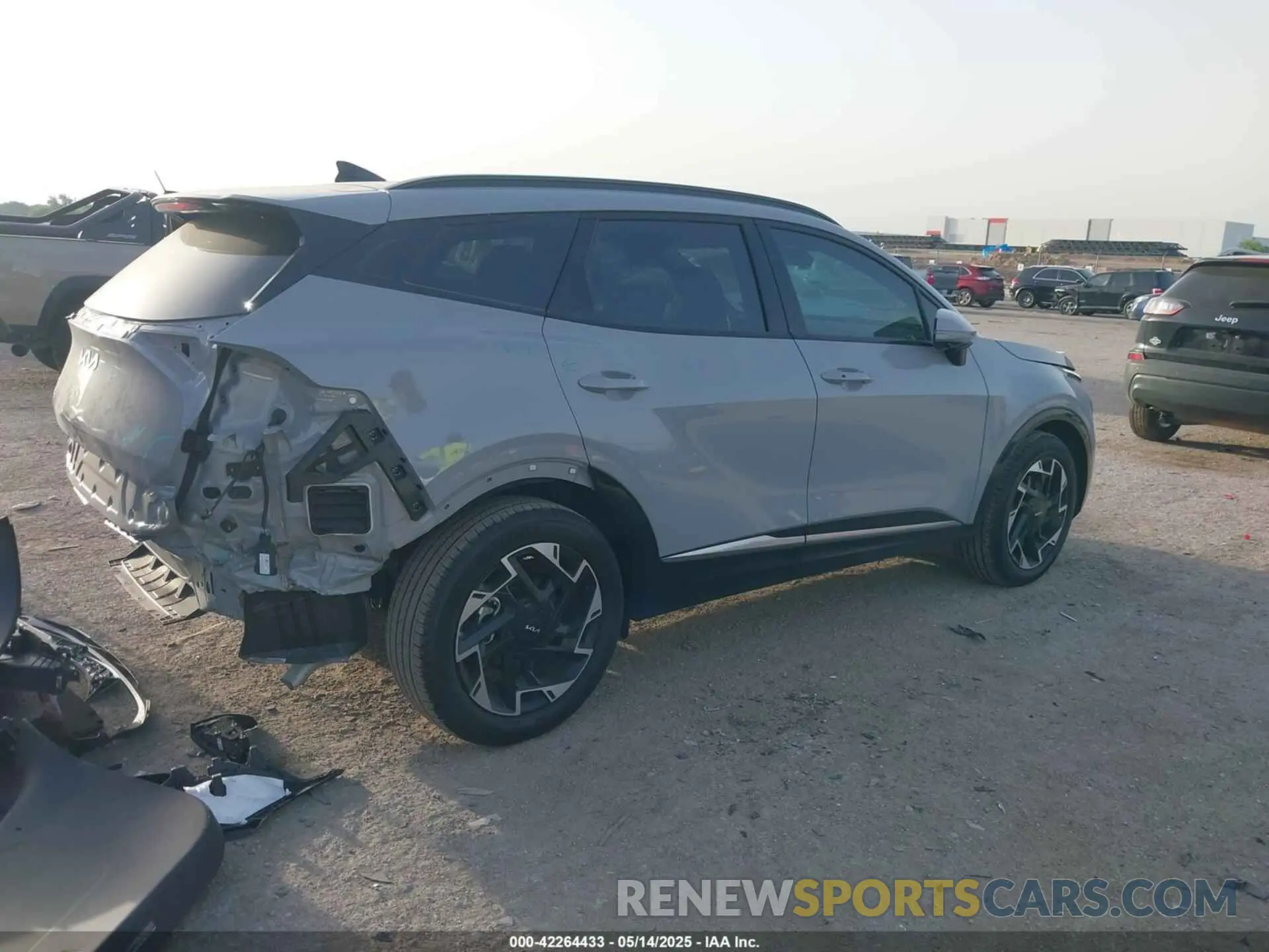 4 fotografías del automóvil dañado 5XYK53DF4SG237100 KIA SPORTAGE 2025