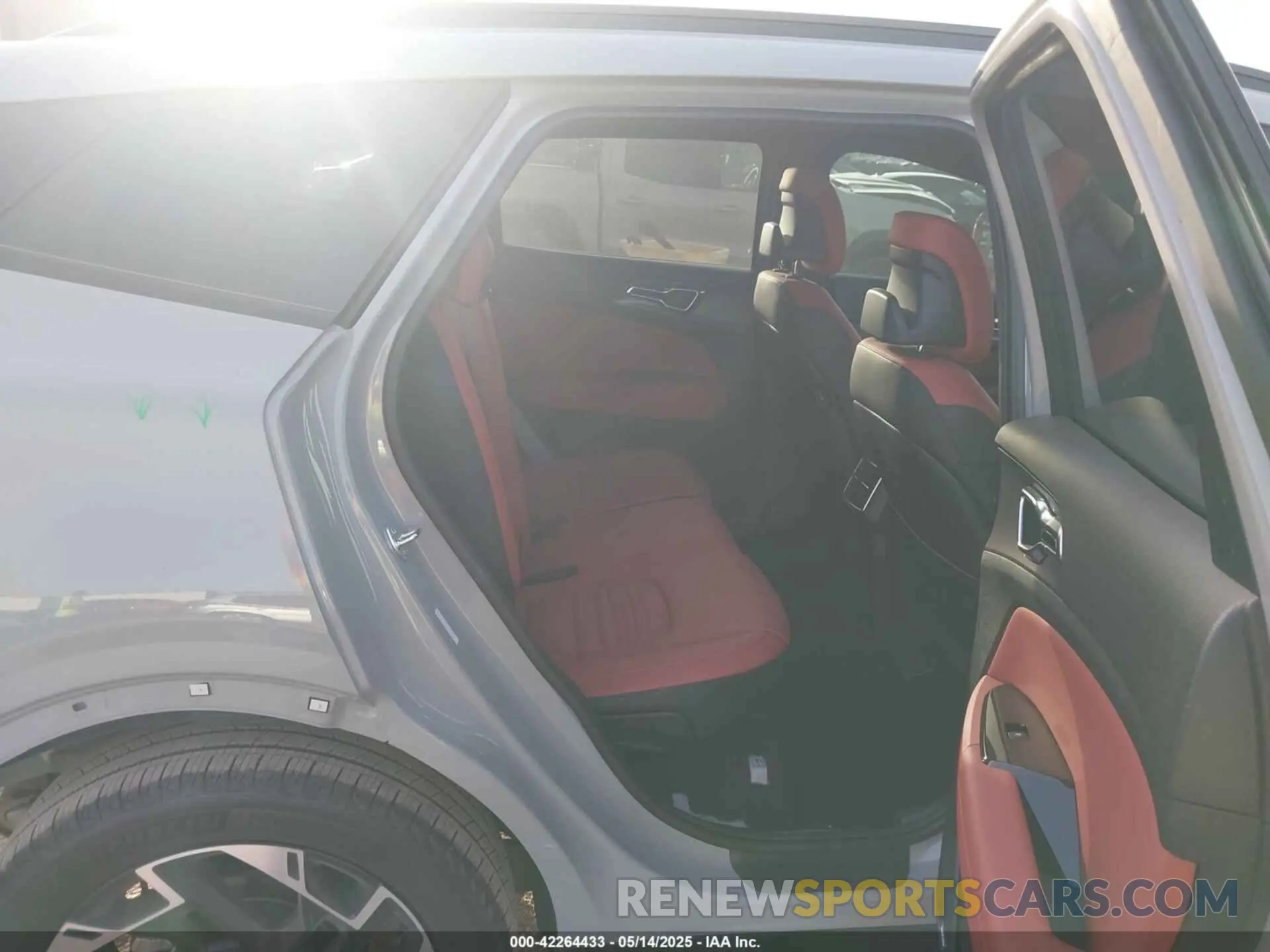 8 fotografías del automóvil dañado 5XYK53DF4SG237100 KIA SPORTAGE 2025