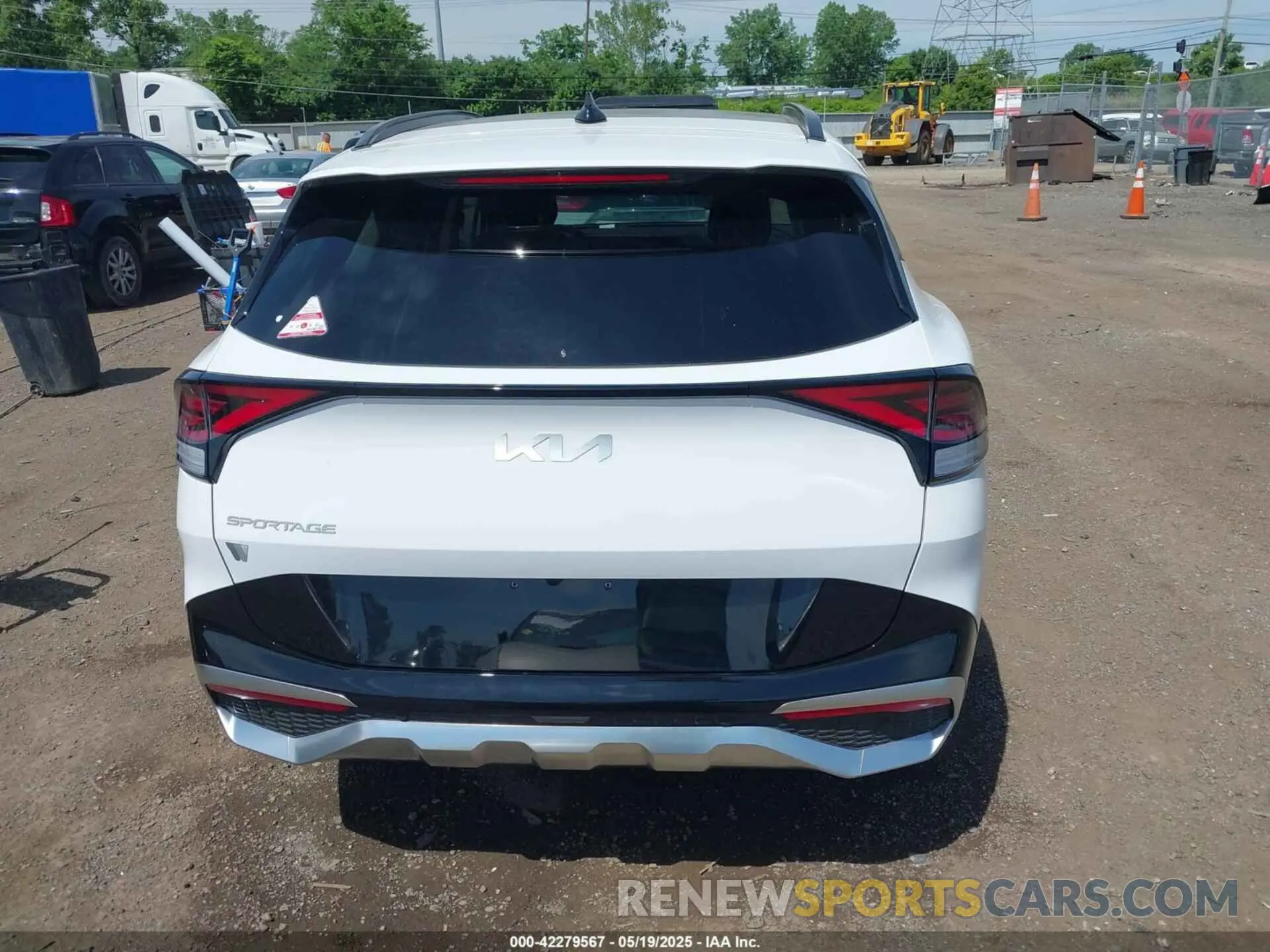 16 fotografías del automóvil dañado 5XYK53DF8SG295372 KIA SPORTAGE 2025