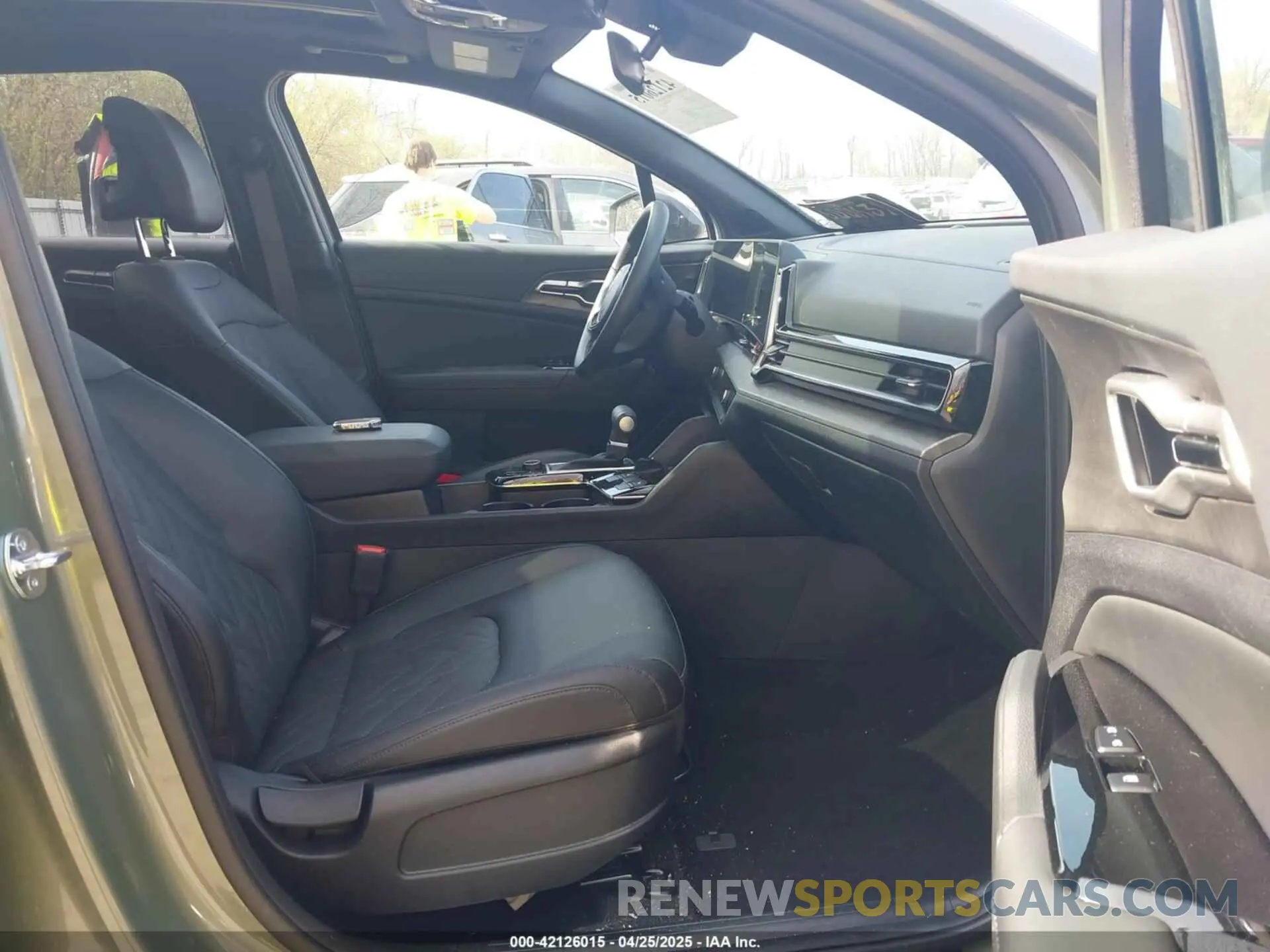 5 fotografías del automóvil dañado 5XYK6CDF6SG278633 KIA SPORTAGE 2025