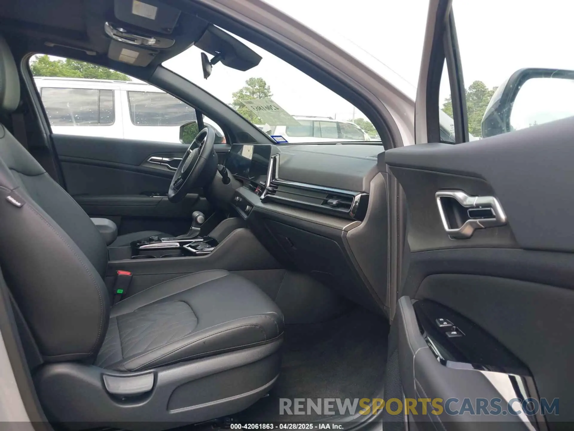 5 fotografías del automóvil dañado 5XYK6CDF8SG262594 KIA SPORTAGE 2025