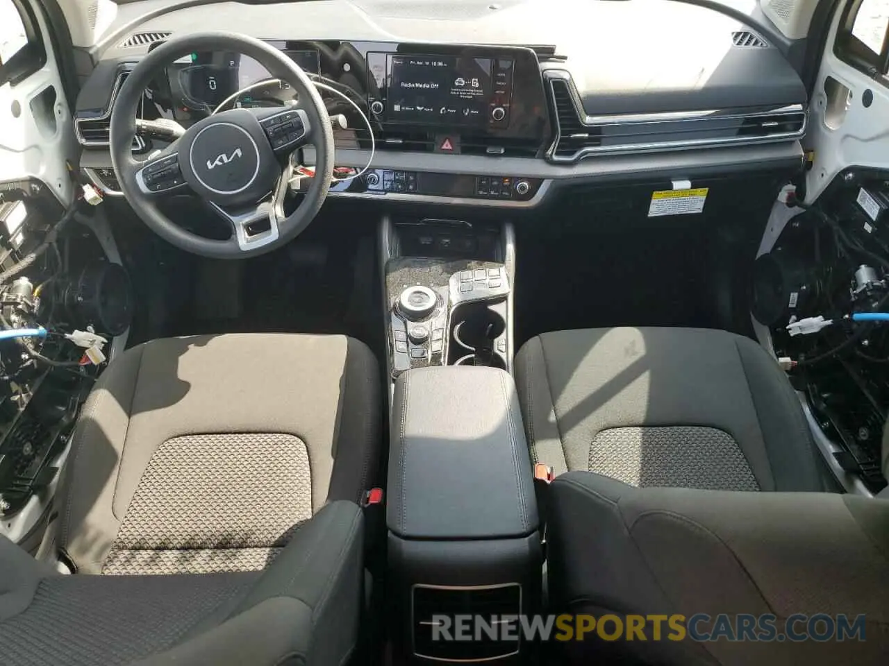 8 fotografías del automóvil dañado KNDPU3DG9S7193819 KIA SPORTAGE 2025