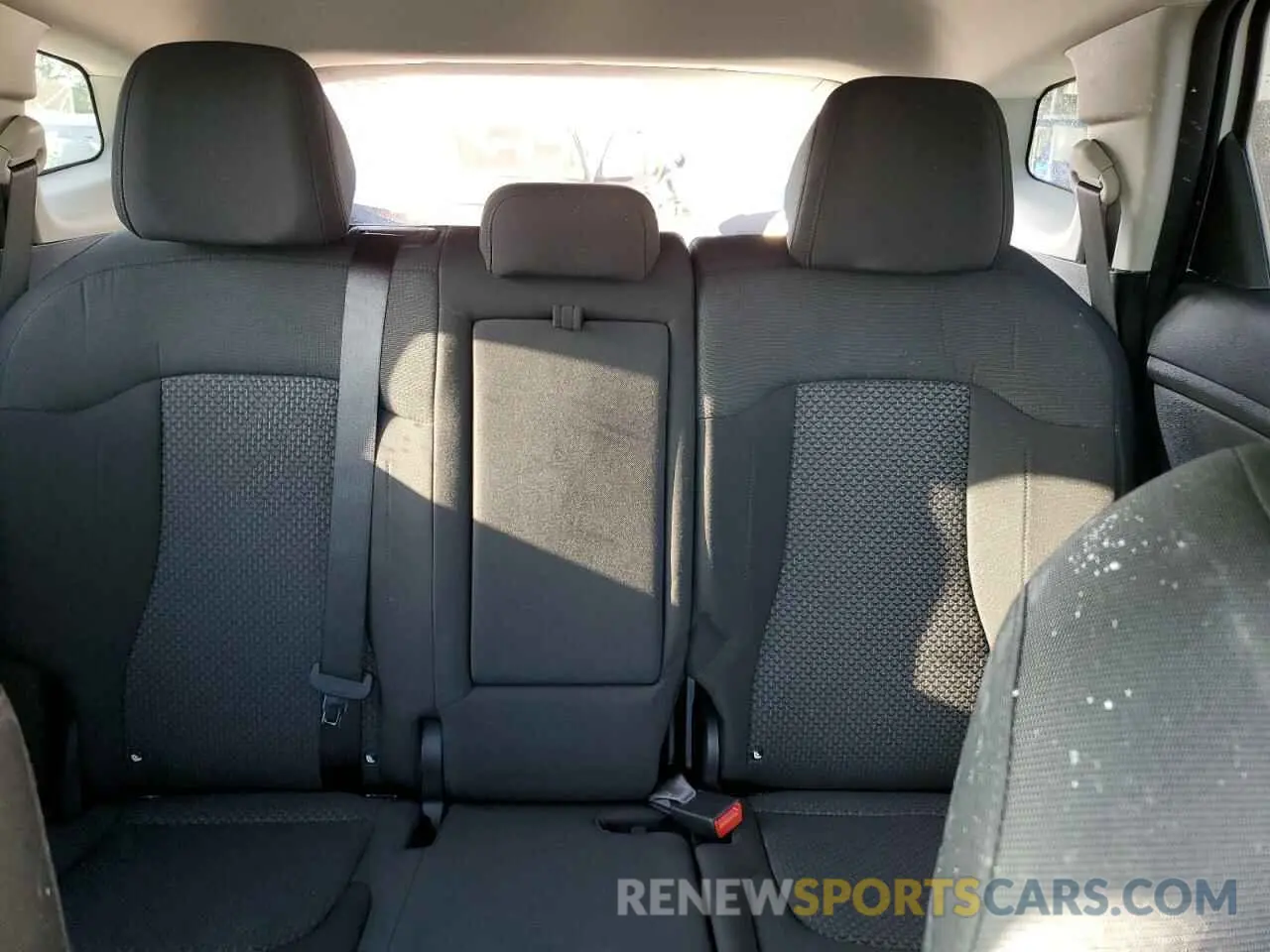 10 fotografías del automóvil dañado KNDPUCDF0S7371883 KIA SPORTAGE 2025