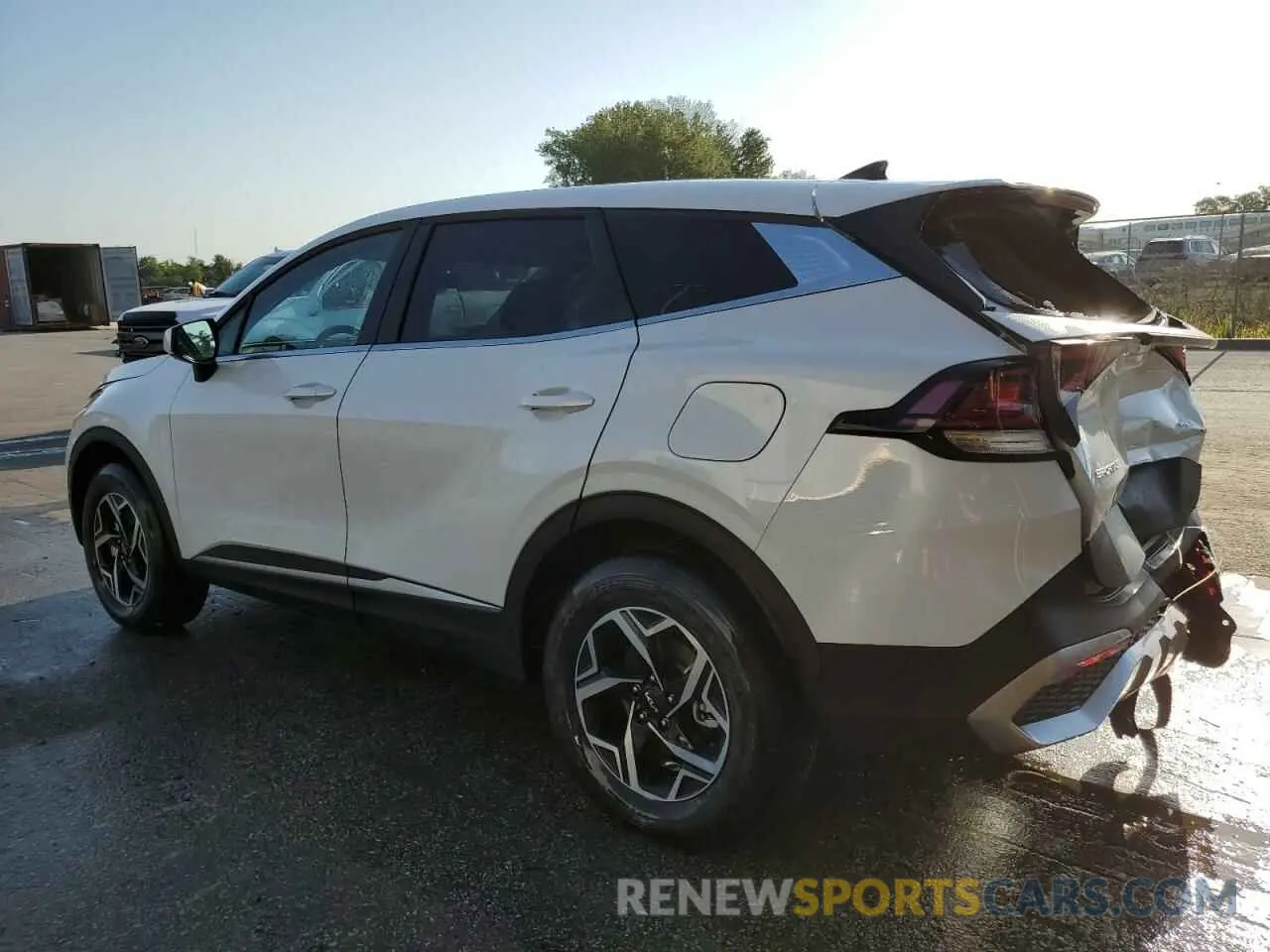 2 fotografías del automóvil dañado KNDPUCDF0S7371883 KIA SPORTAGE 2025