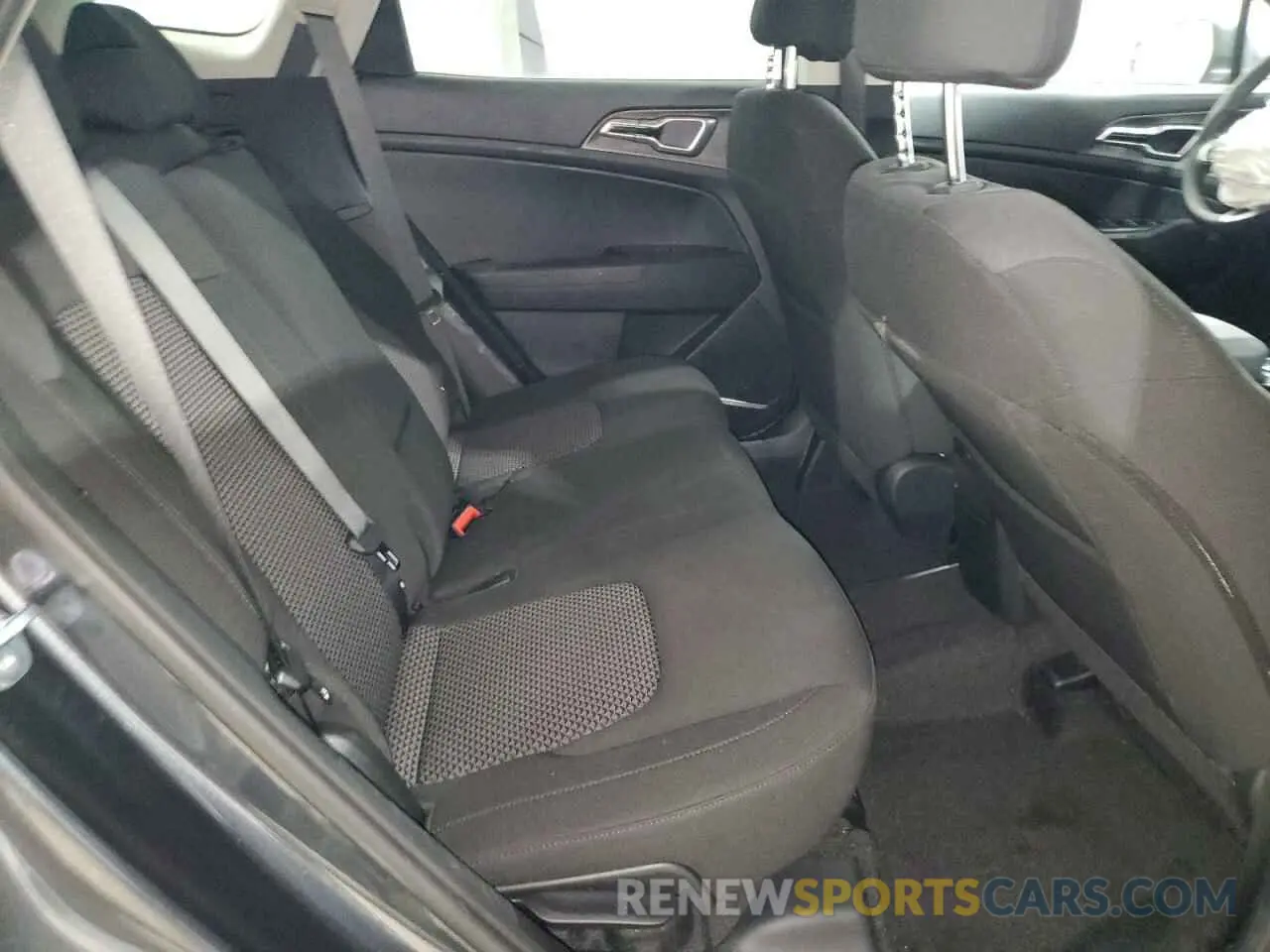 11 fotografías del automóvil dañado KNDPUCDF6S7381124 KIA SPORTAGE 2025