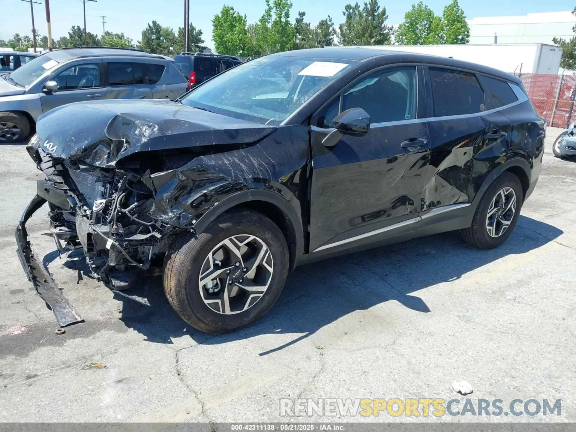 2 fotografías del automóvil dañado KNDPUCDF7S7342221 KIA SPORTAGE 2025