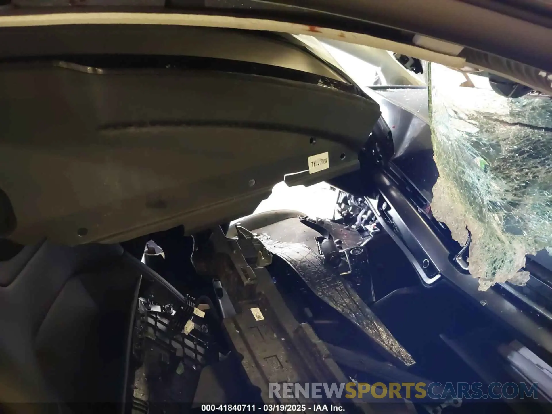 5 fotografías del automóvil dañado KNDPV3DF7S7334665 KIA SPORTAGE 2025