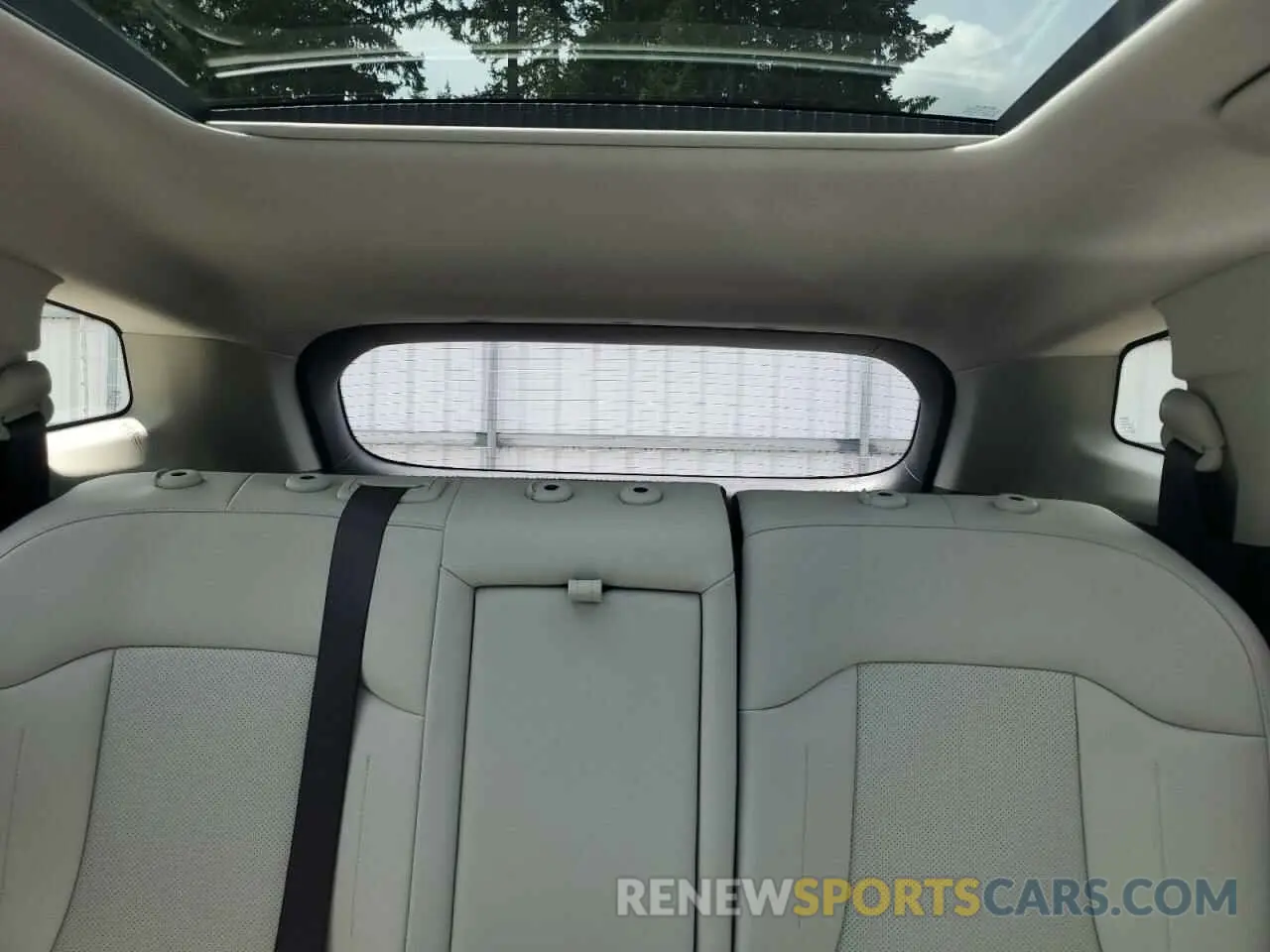 10 fotografías del automóvil dañado KNDPVCDG4S7194759 KIA SPORTAGE 2025