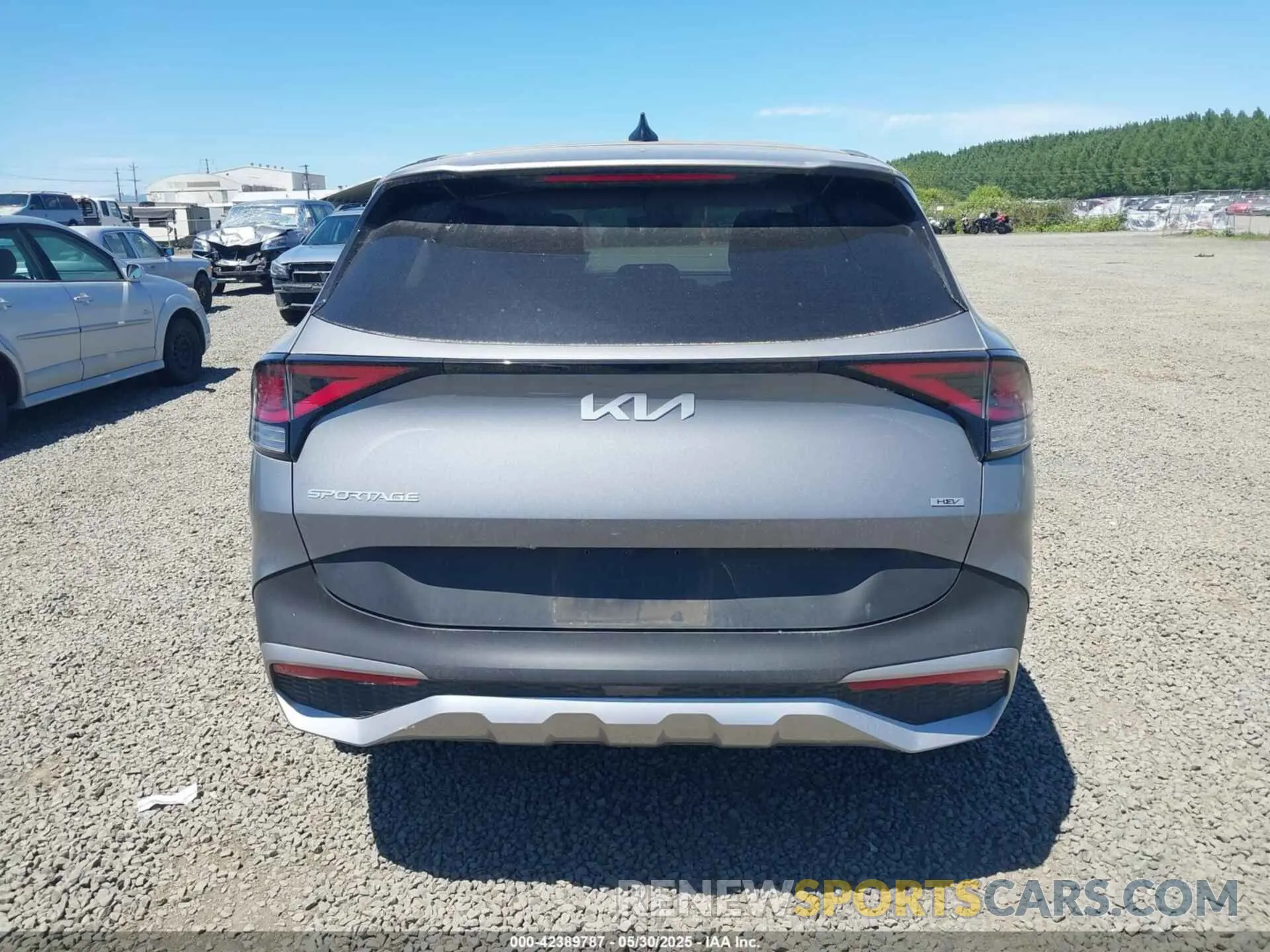 16 fotografías del automóvil dañado KNDPUCAG2P7014953 KIA SPORTAGE HYBRID 2023