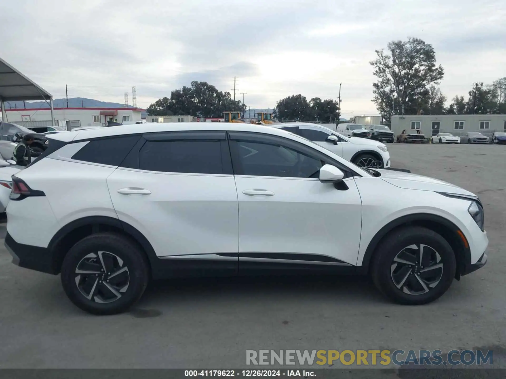 13 fotografías del automóvil dañado KNDPUCAG3P7095879 KIA SPORTAGE HYBRID 2023