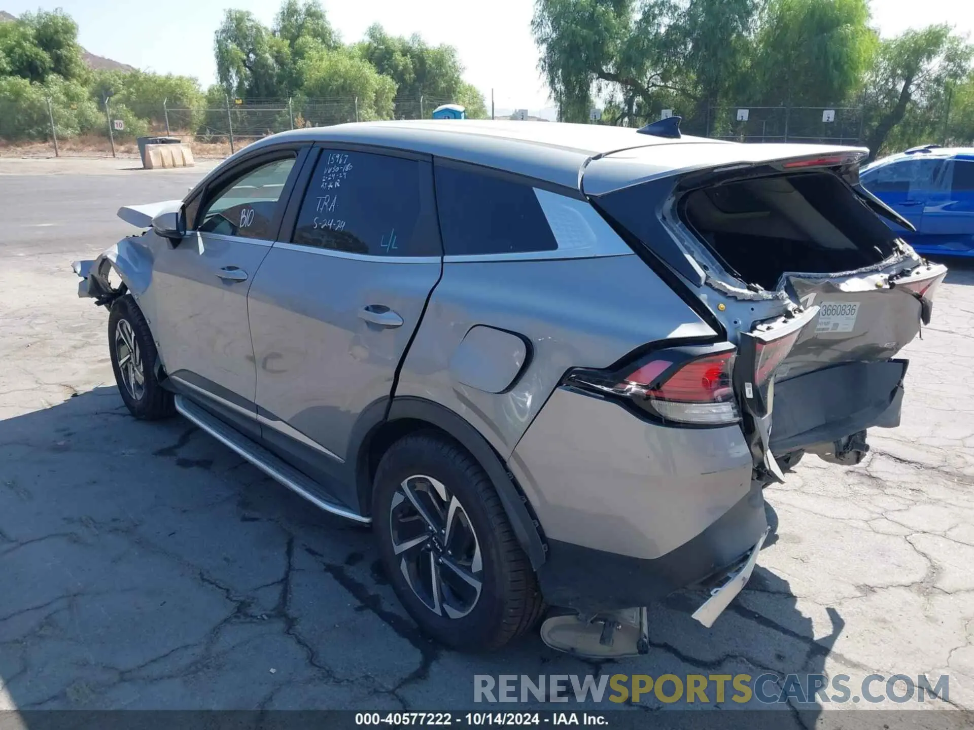 3 fotografías del automóvil dañado KNDPUCAG7P7016696 KIA SPORTAGE HYBRID 2023