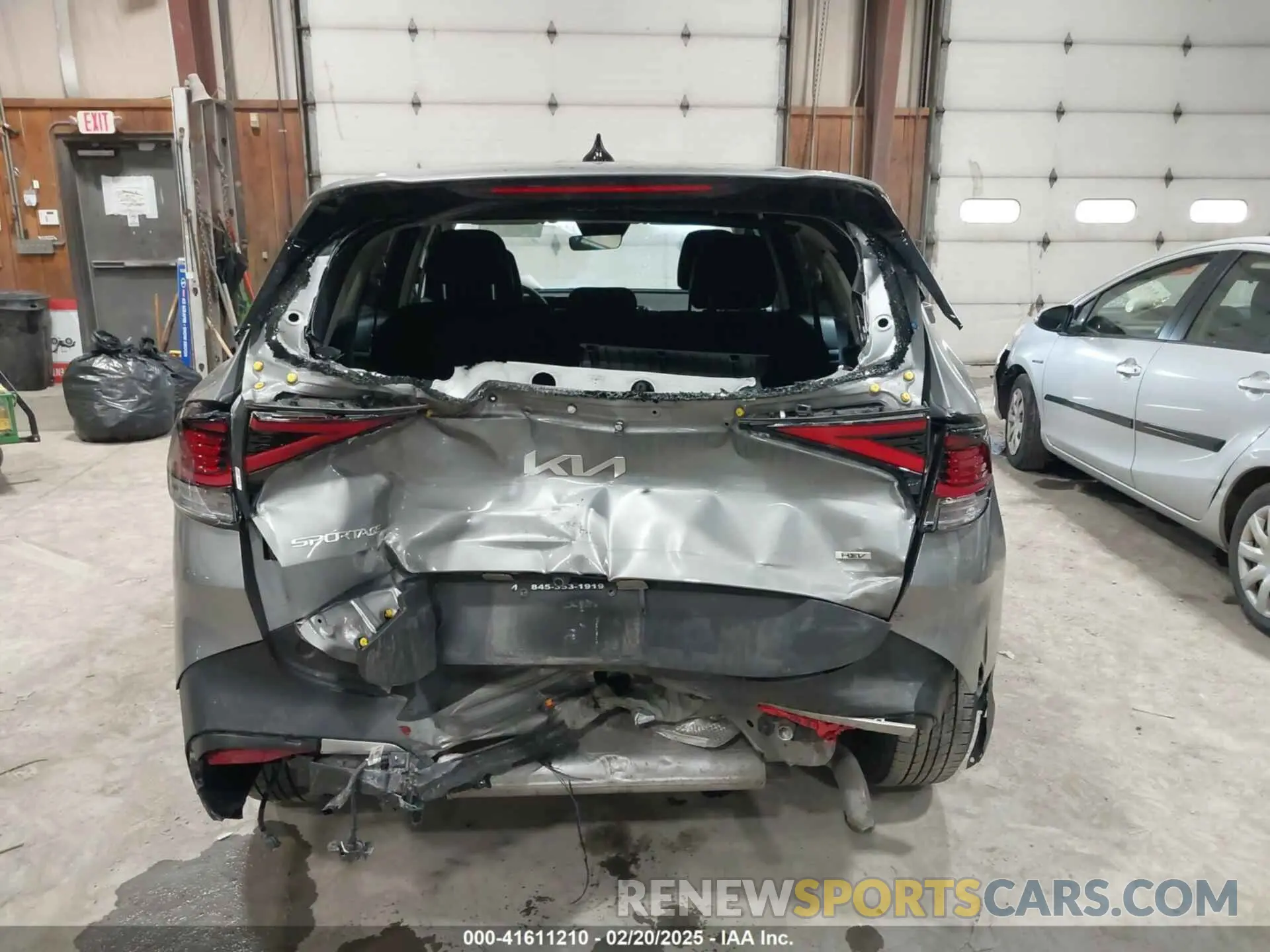 16 fotografías del automóvil dañado KNDPUCAG7P7039959 KIA SPORTAGE HYBRID 2023