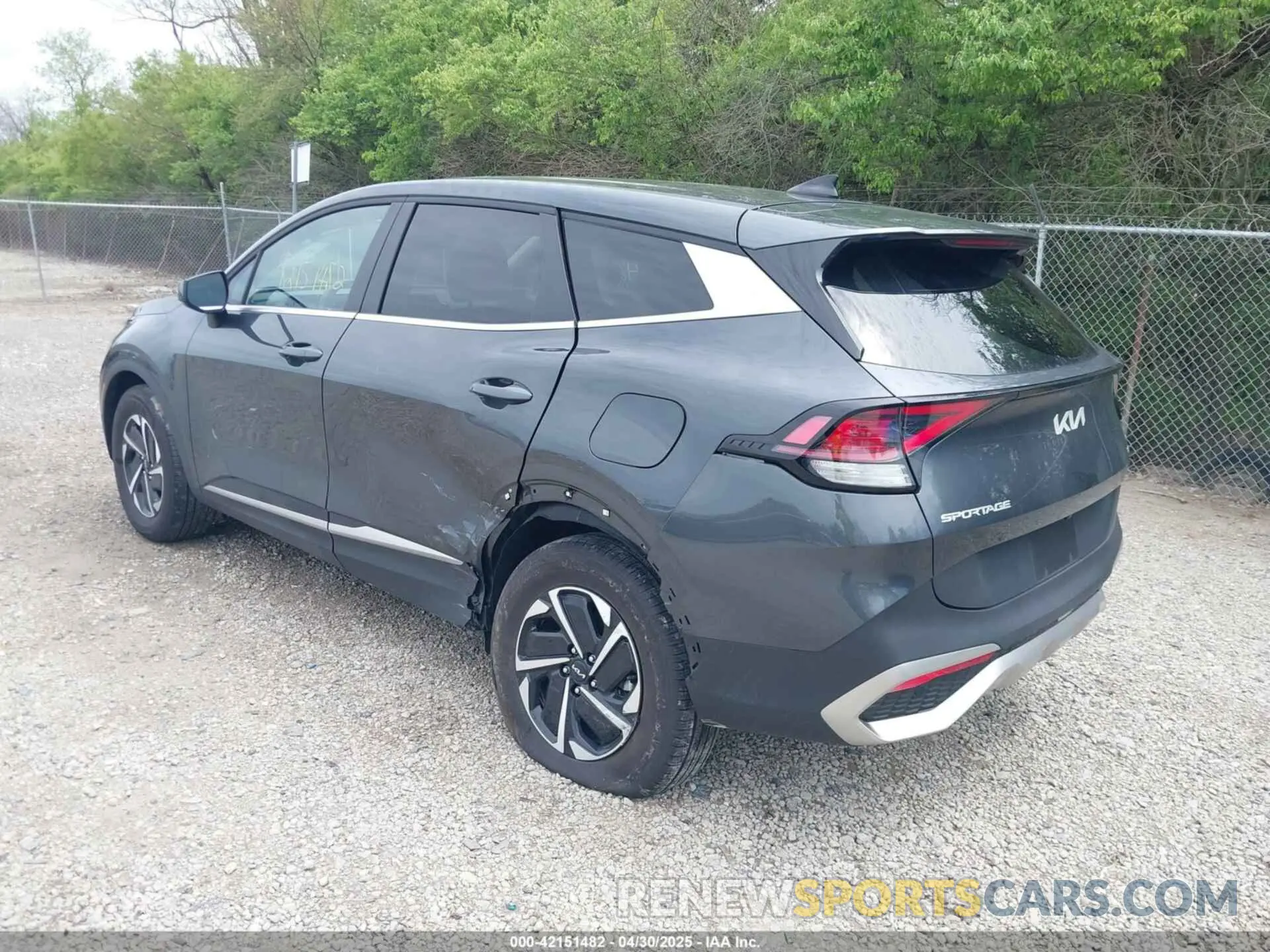 3 fotografías del automóvil dañado KNDPUCAG8P7098311 KIA SPORTAGE HYBRID 2023