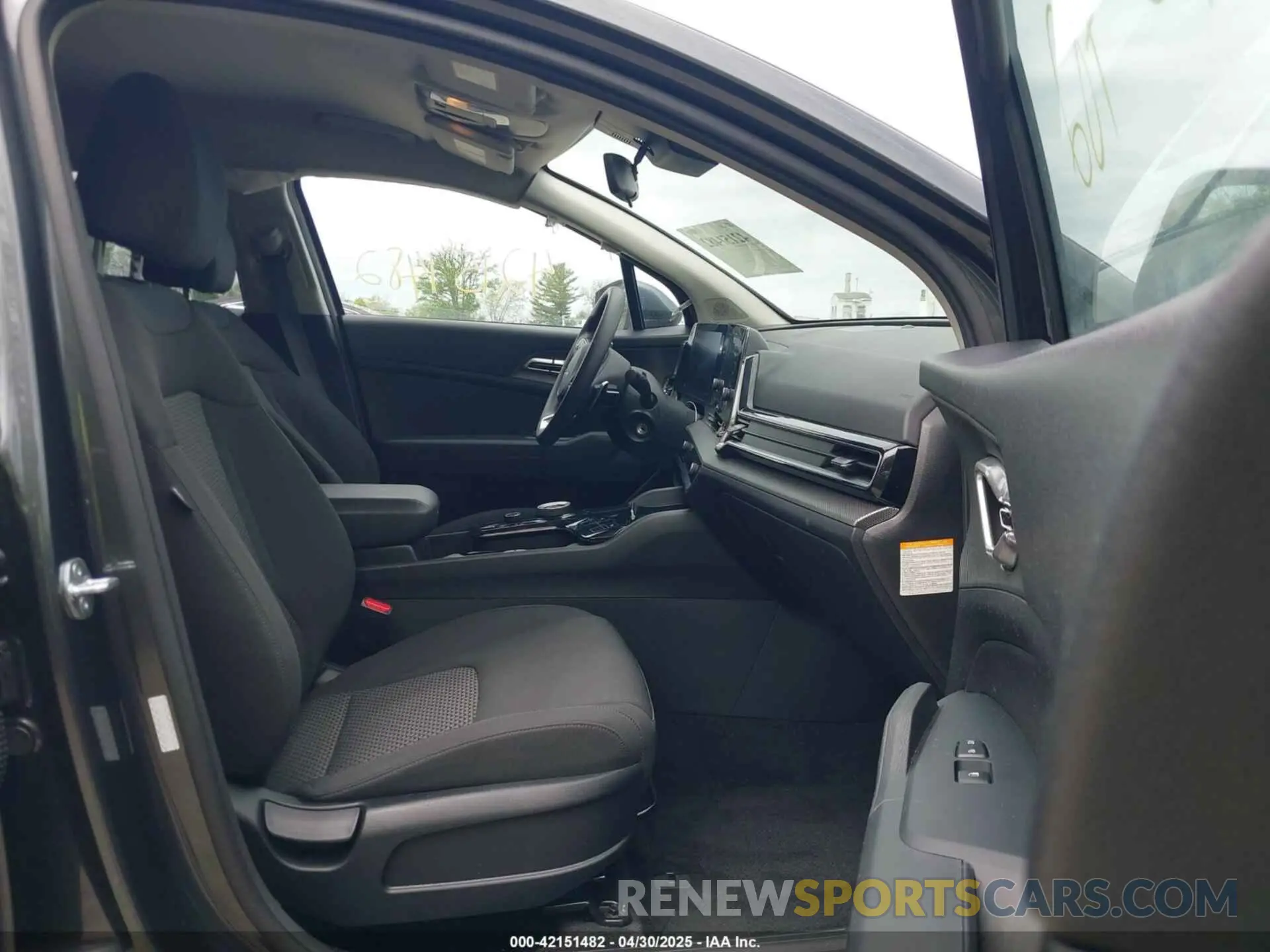 5 fotografías del automóvil dañado KNDPUCAG8P7098311 KIA SPORTAGE HYBRID 2023