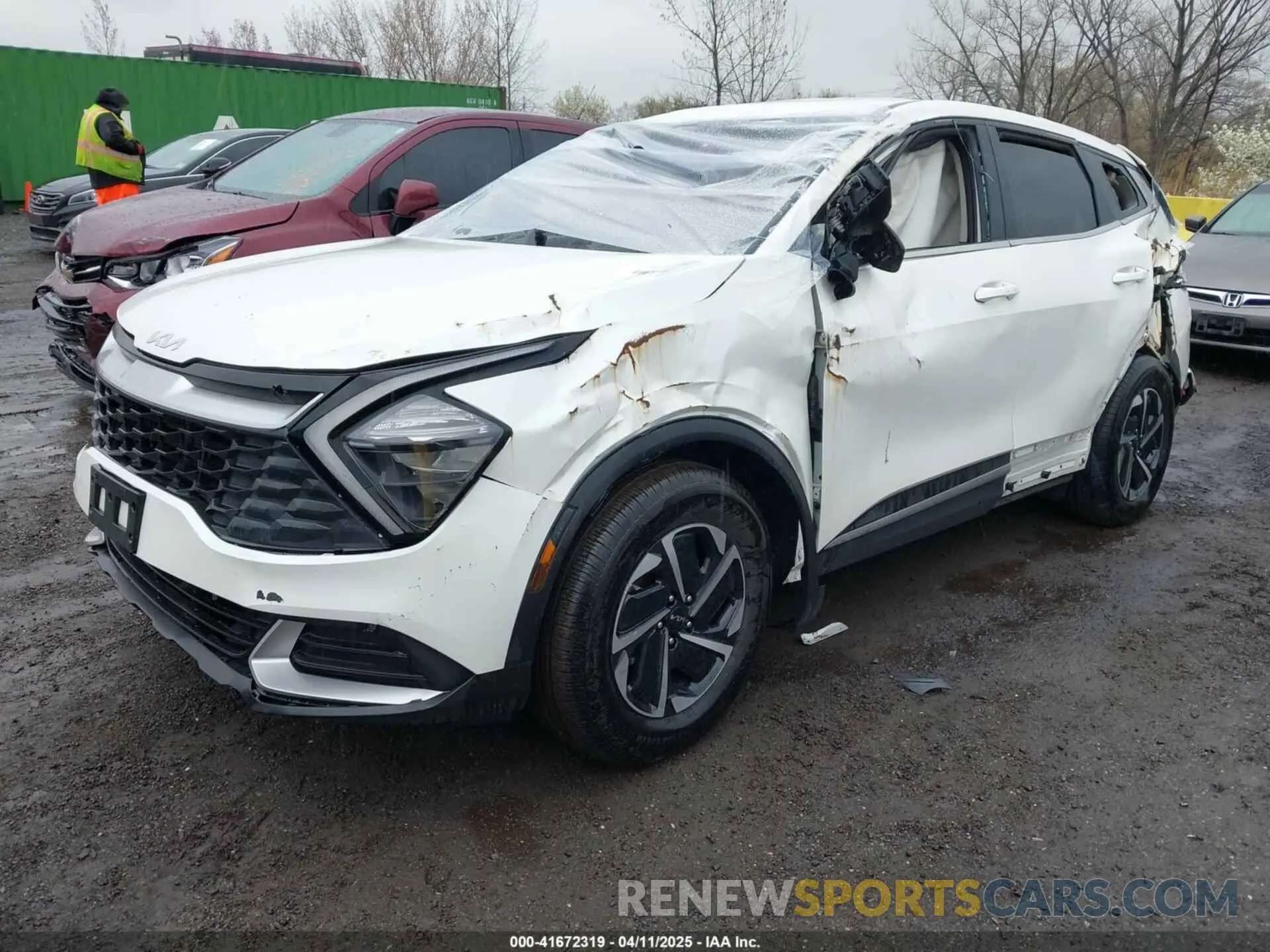 2 fotografías del automóvil dañado KNDPUCAG9P7053278 KIA SPORTAGE HYBRID 2023