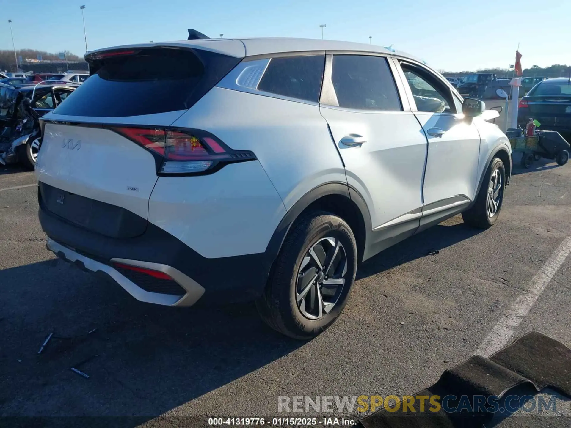 4 fotografías del automóvil dañado KNDPUCAGXP7045271 KIA SPORTAGE HYBRID 2023
