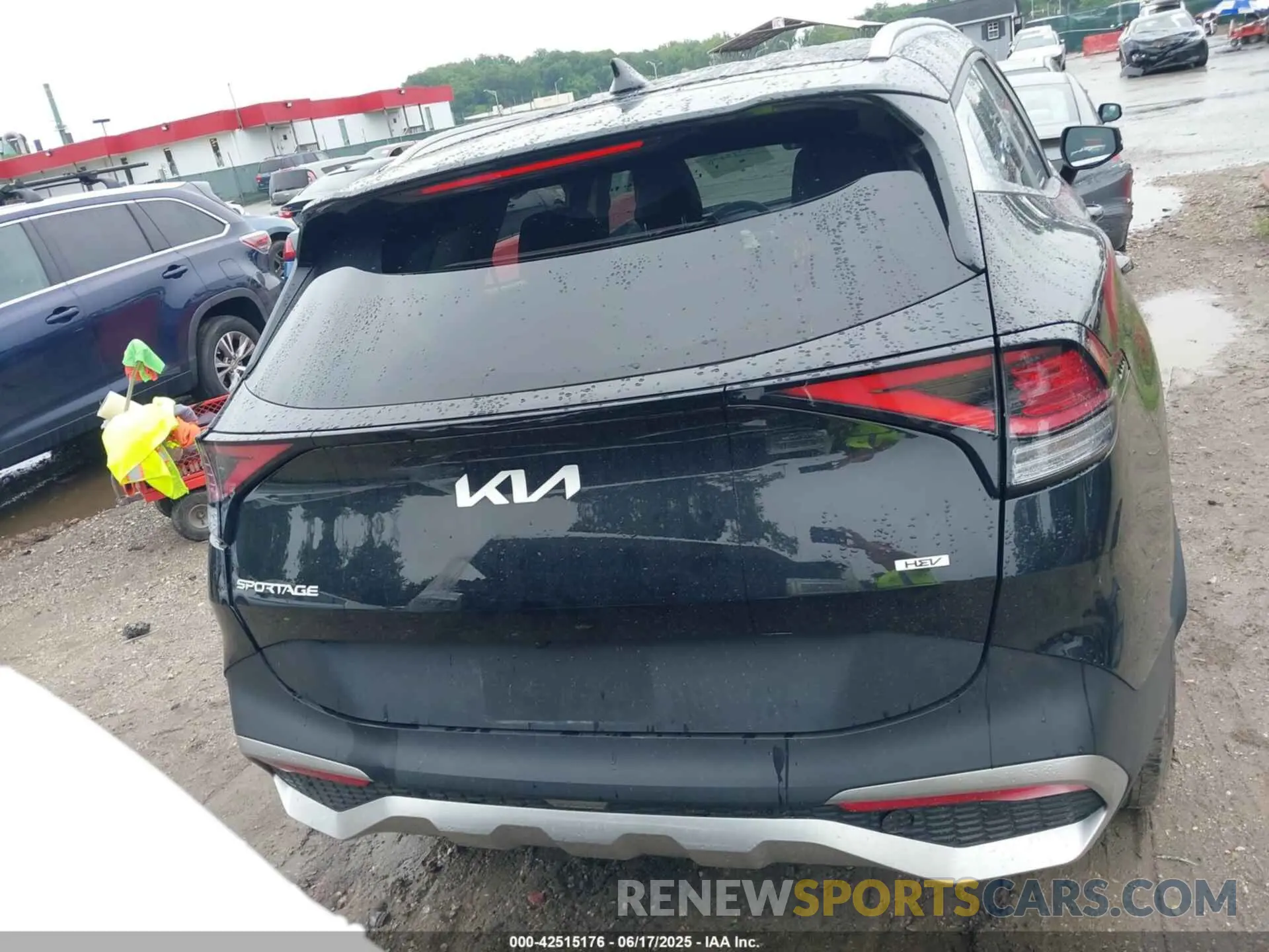 17 fotografías del automóvil dañado KNDPVCAG0P7018822 KIA SPORTAGE HYBRID 2023