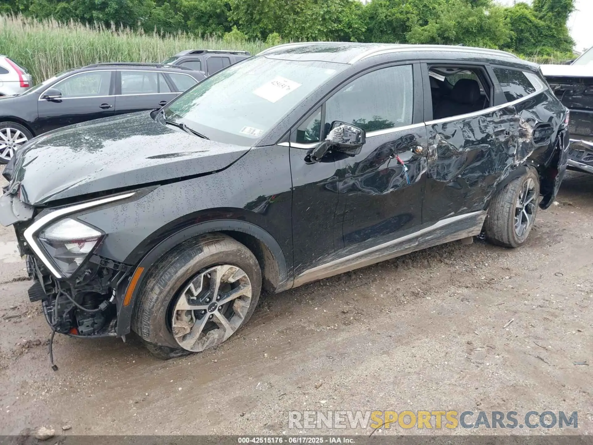 2 fotografías del automóvil dañado KNDPVCAG0P7018822 KIA SPORTAGE HYBRID 2023