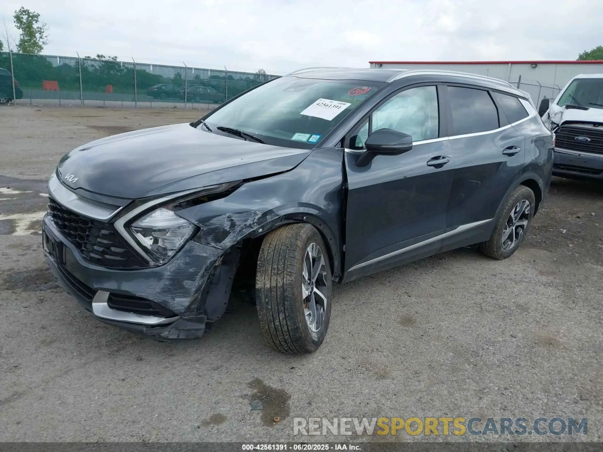 2 fotografías del automóvil dañado KNDPVCAG0P7089468 KIA SPORTAGE HYBRID 2023