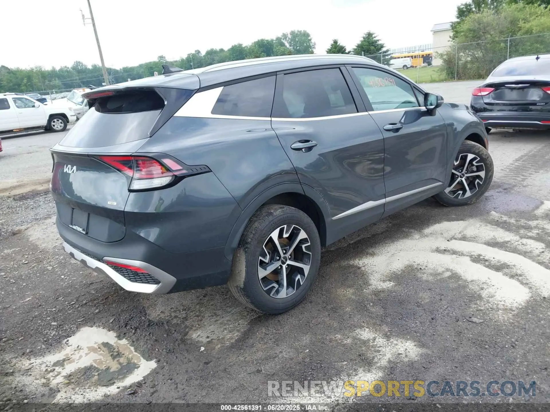4 fotografías del automóvil dañado KNDPVCAG0P7089468 KIA SPORTAGE HYBRID 2023