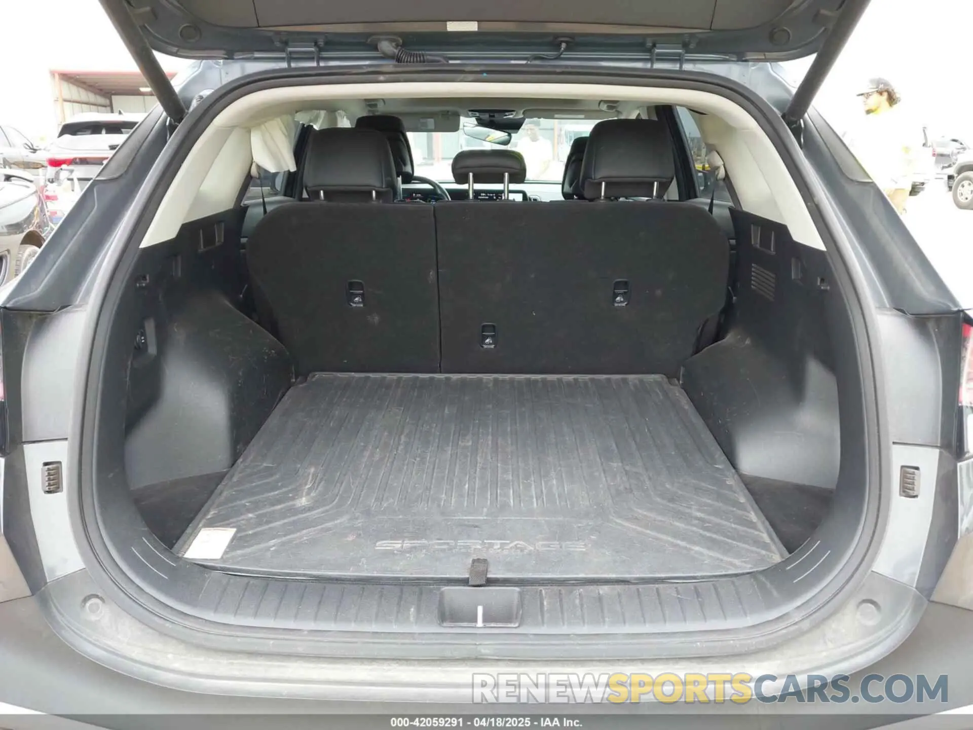 17 fotografías del automóvil dañado KNDPVCAG2P7046184 KIA SPORTAGE HYBRID 2023