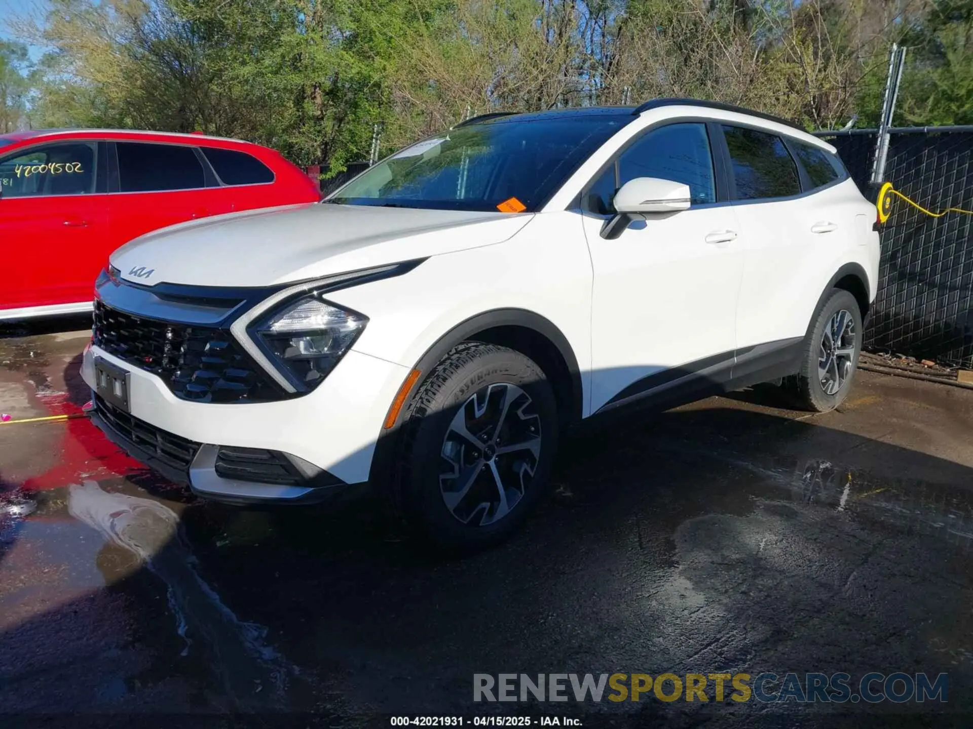 2 fotografías del automóvil dañado KNDPVCAG5P7077588 KIA SPORTAGE HYBRID 2023