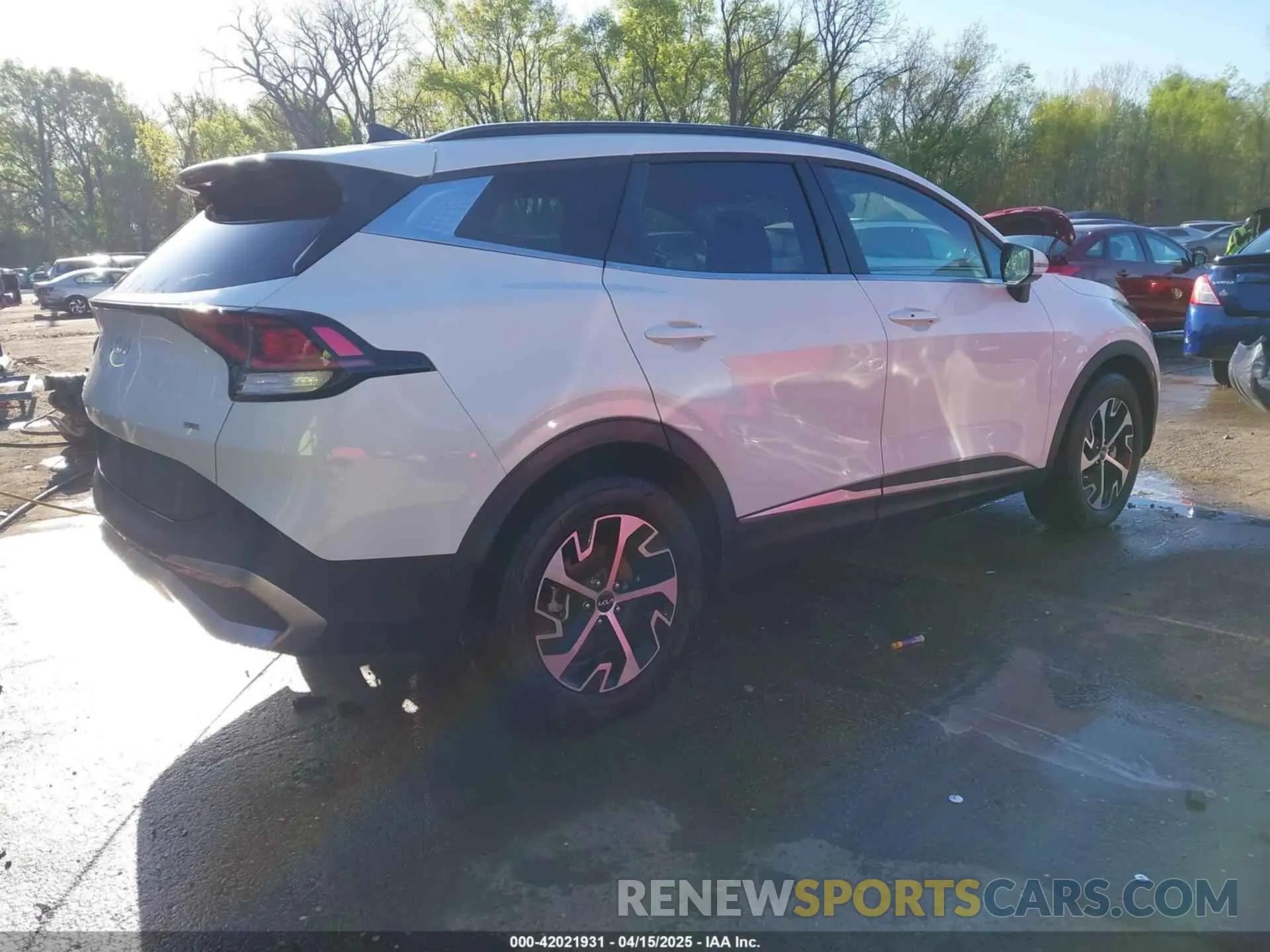 4 fotografías del automóvil dañado KNDPVCAG5P7077588 KIA SPORTAGE HYBRID 2023