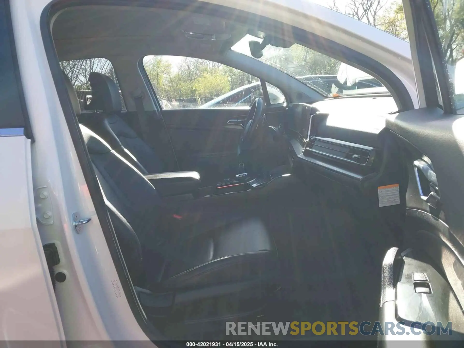 5 fotografías del automóvil dañado KNDPVCAG5P7077588 KIA SPORTAGE HYBRID 2023
