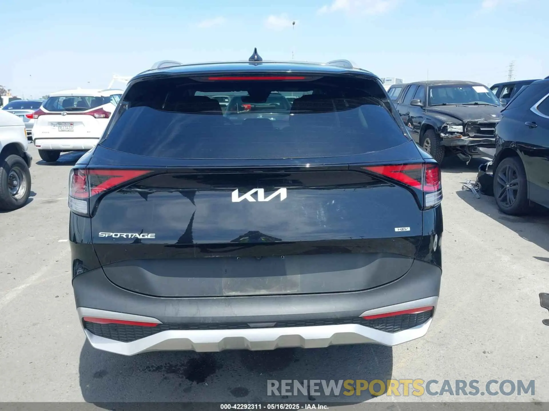 17 fotografías del automóvil dañado KNDPVCAG6P7026732 KIA SPORTAGE HYBRID 2023