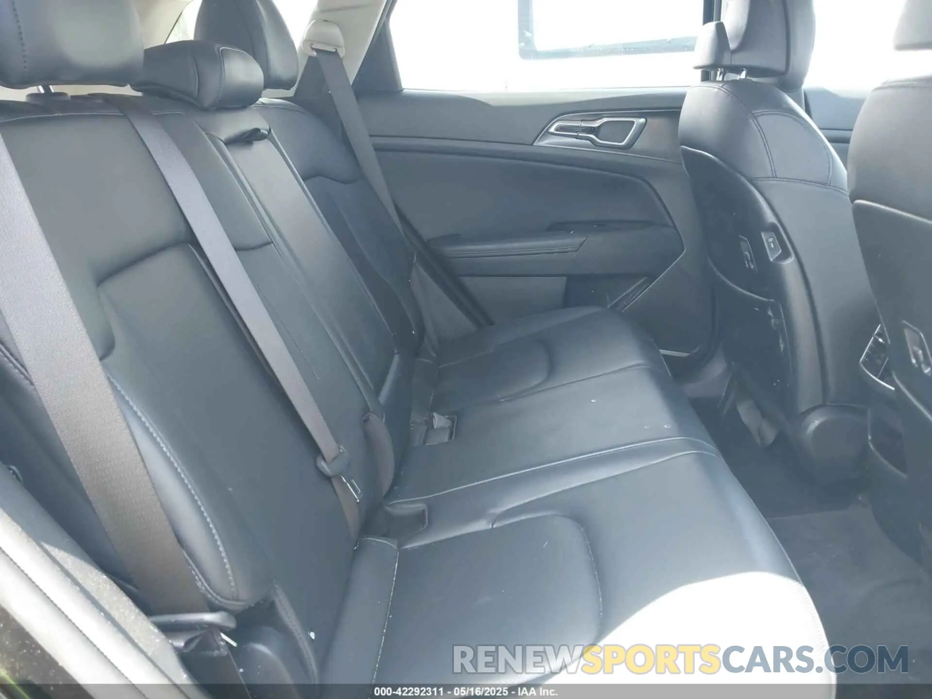 8 fotografías del automóvil dañado KNDPVCAG6P7026732 KIA SPORTAGE HYBRID 2023