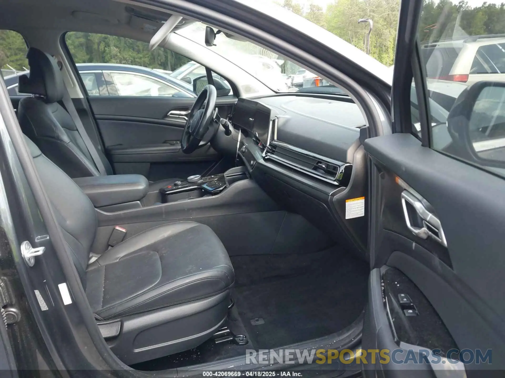 5 fotografías del automóvil dañado KNDPVCAG9P7019306 KIA SPORTAGE HYBRID 2023