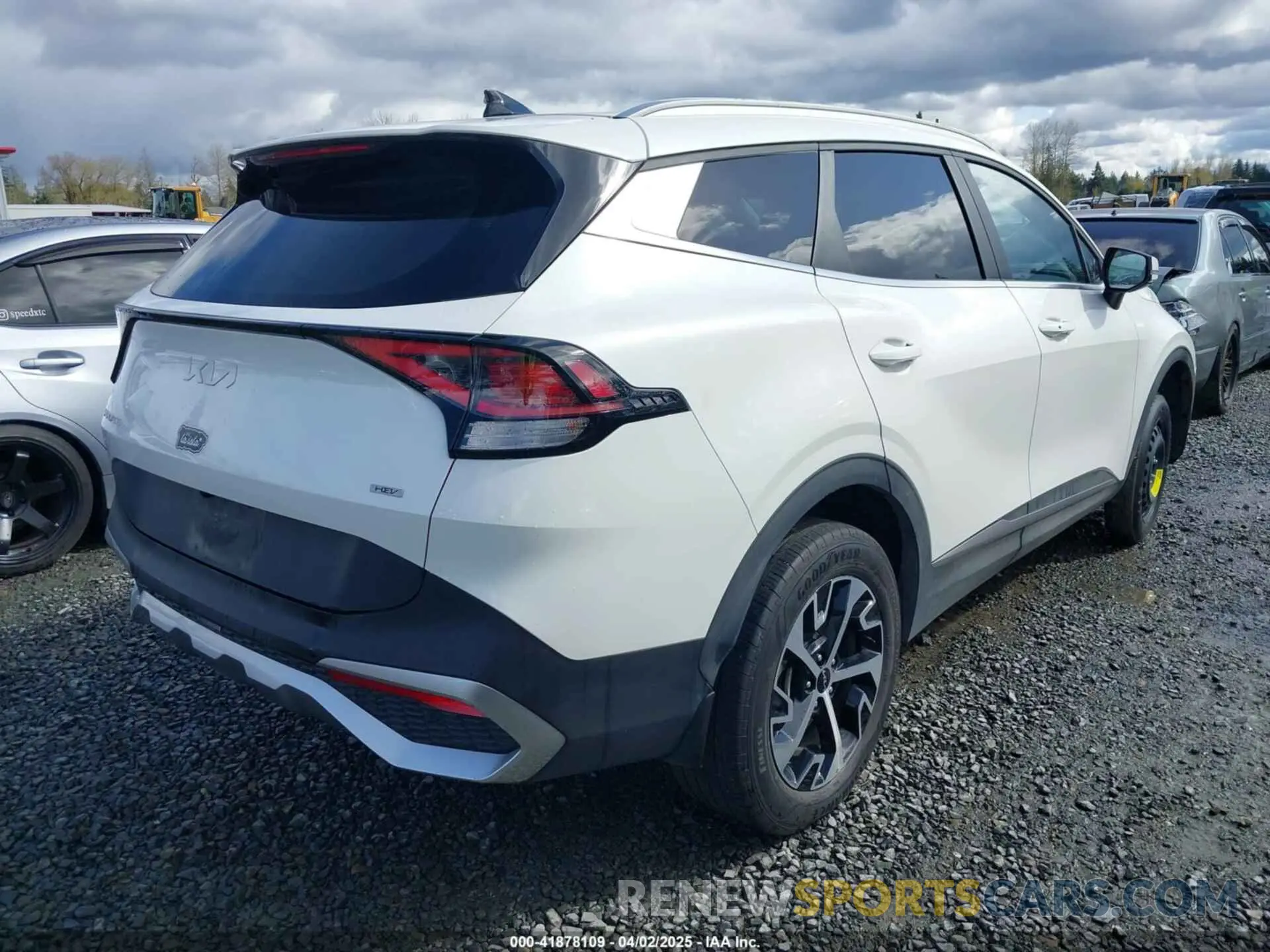 4 fotografías del automóvil dañado KNDPVCAG9P7070952 KIA SPORTAGE HYBRID 2023