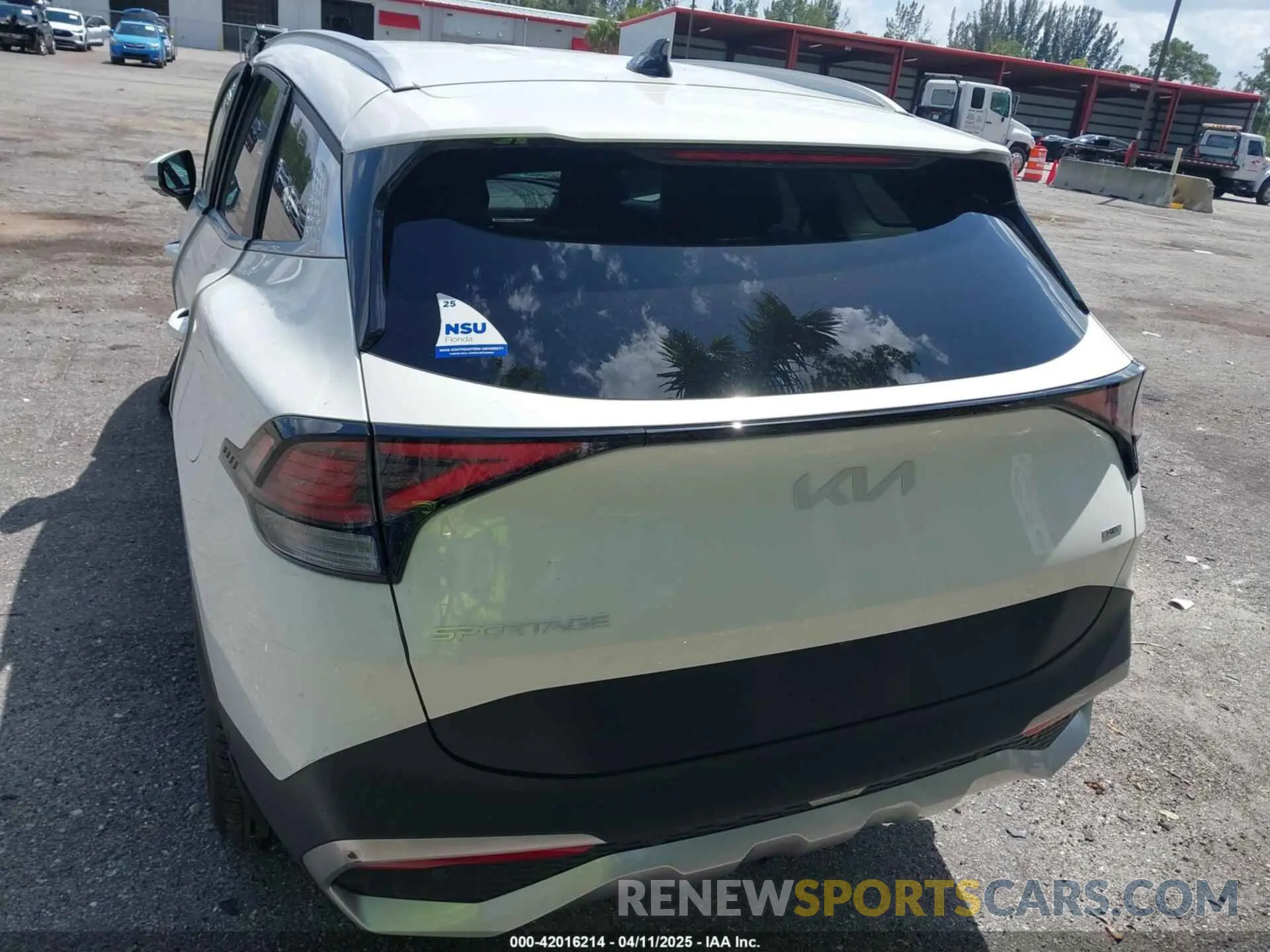 15 fotografías del automóvil dañado KNDPVCAG9P7095057 KIA SPORTAGE HYBRID 2023