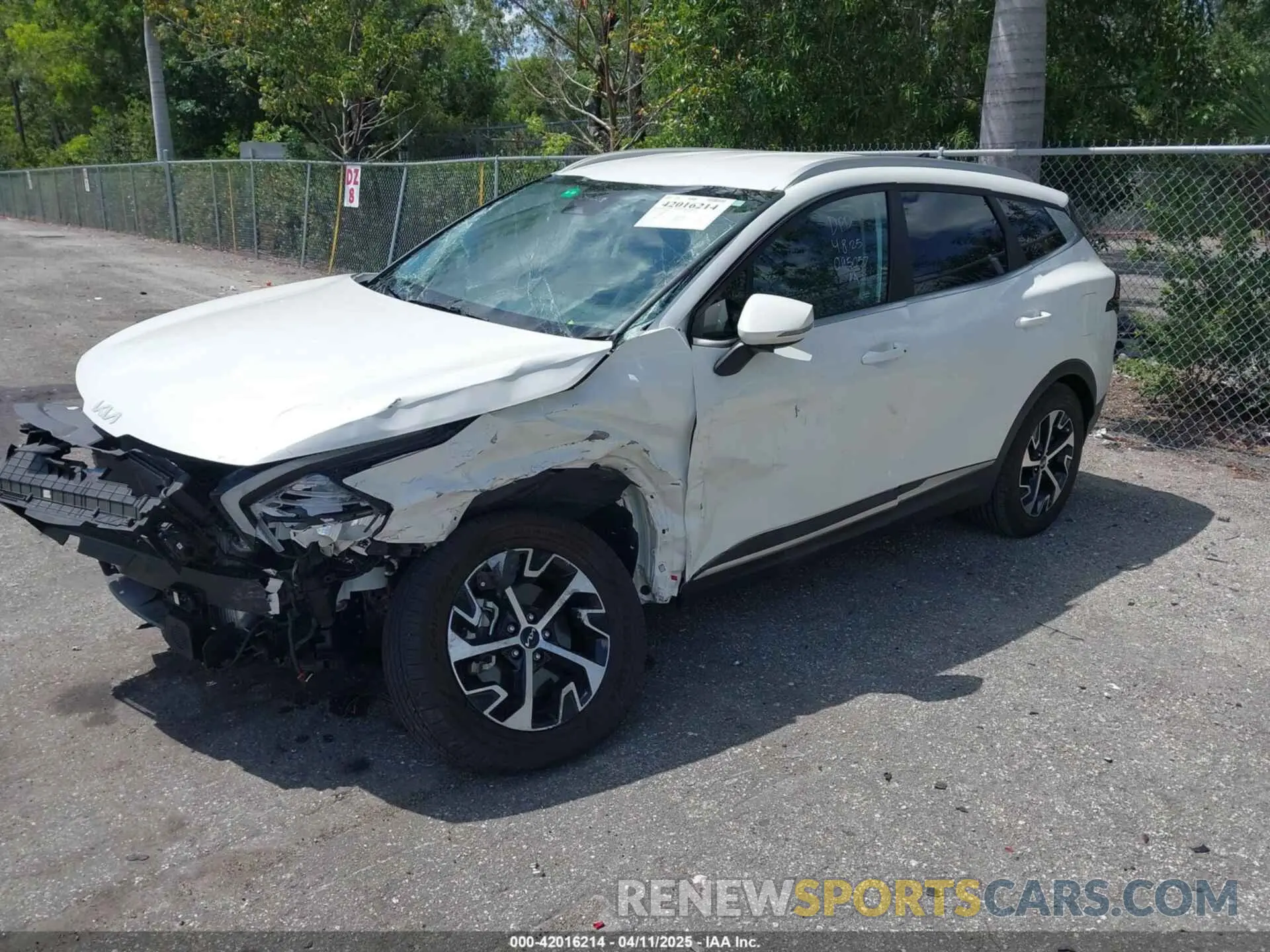 2 fotografías del automóvil dañado KNDPVCAG9P7095057 KIA SPORTAGE HYBRID 2023