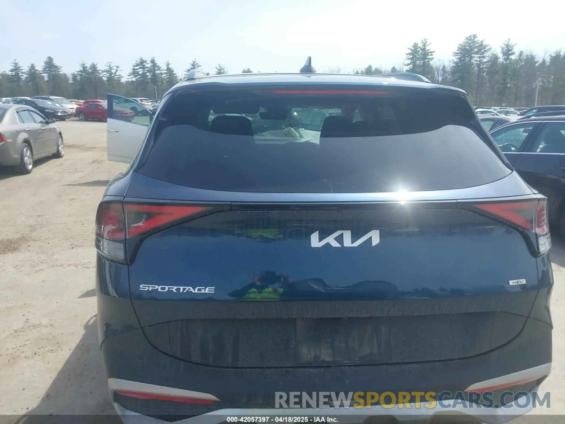 17 fotografías del automóvil dañado KNDPVCDG5R7162526 KIA SPORTAGE HYBRID 2024