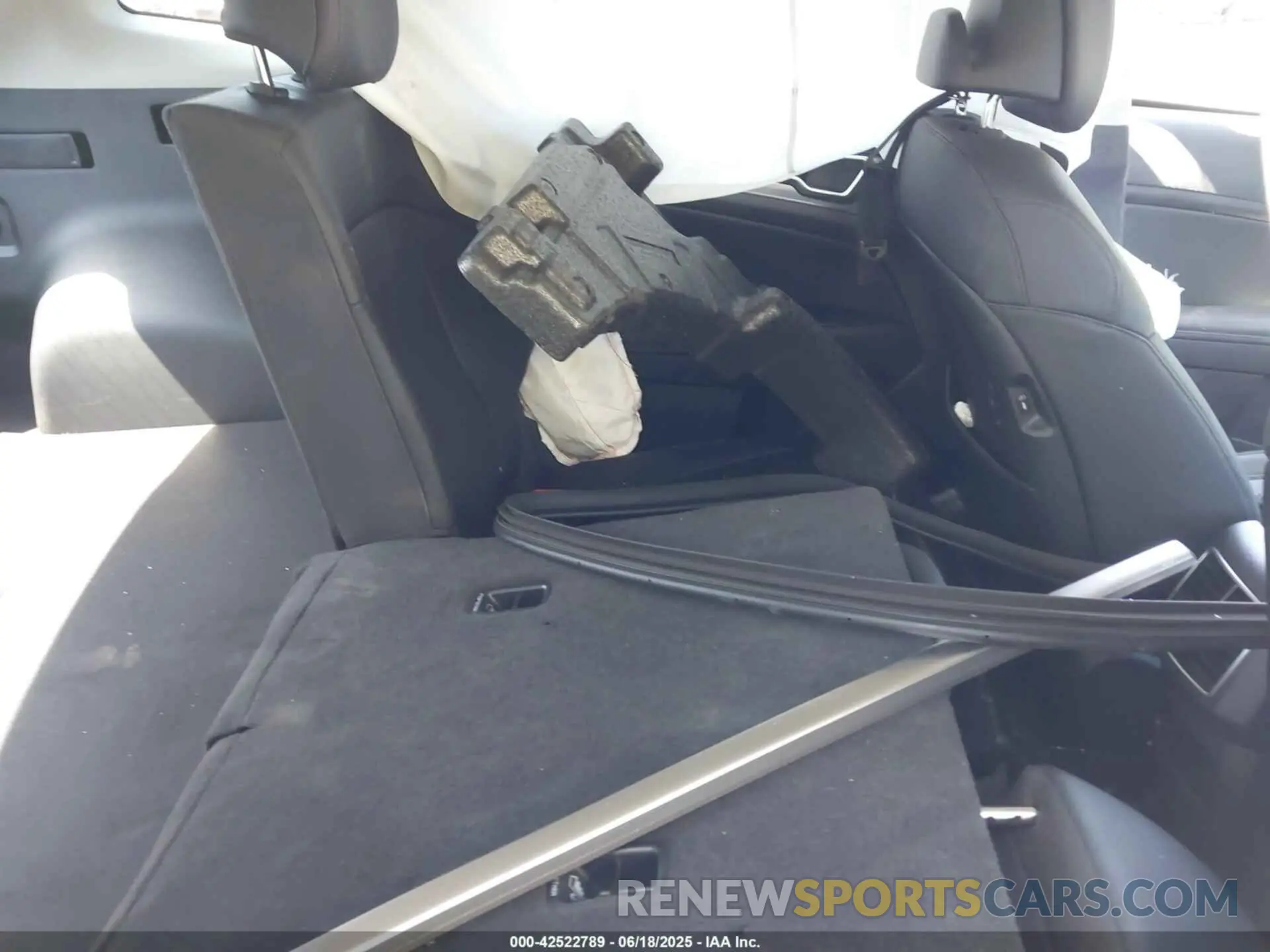 8 fotografías del automóvil dañado KNDPVCDG1S7186697 KIA SPORTAGE HYBRID 2025