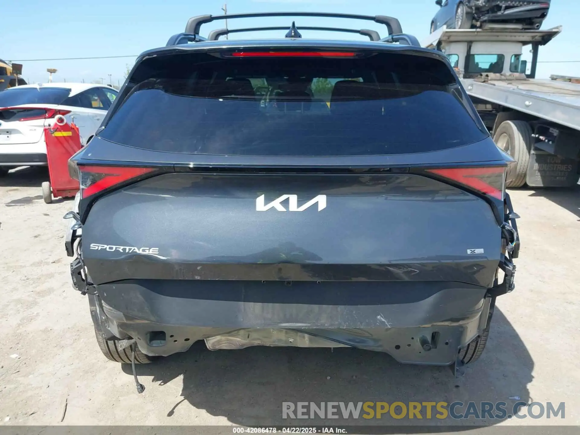 17 fotografías del automóvil dañado KNDPYDAH8P7109360 KIA SPORTAGE PLUG-IN HYBRID 2023