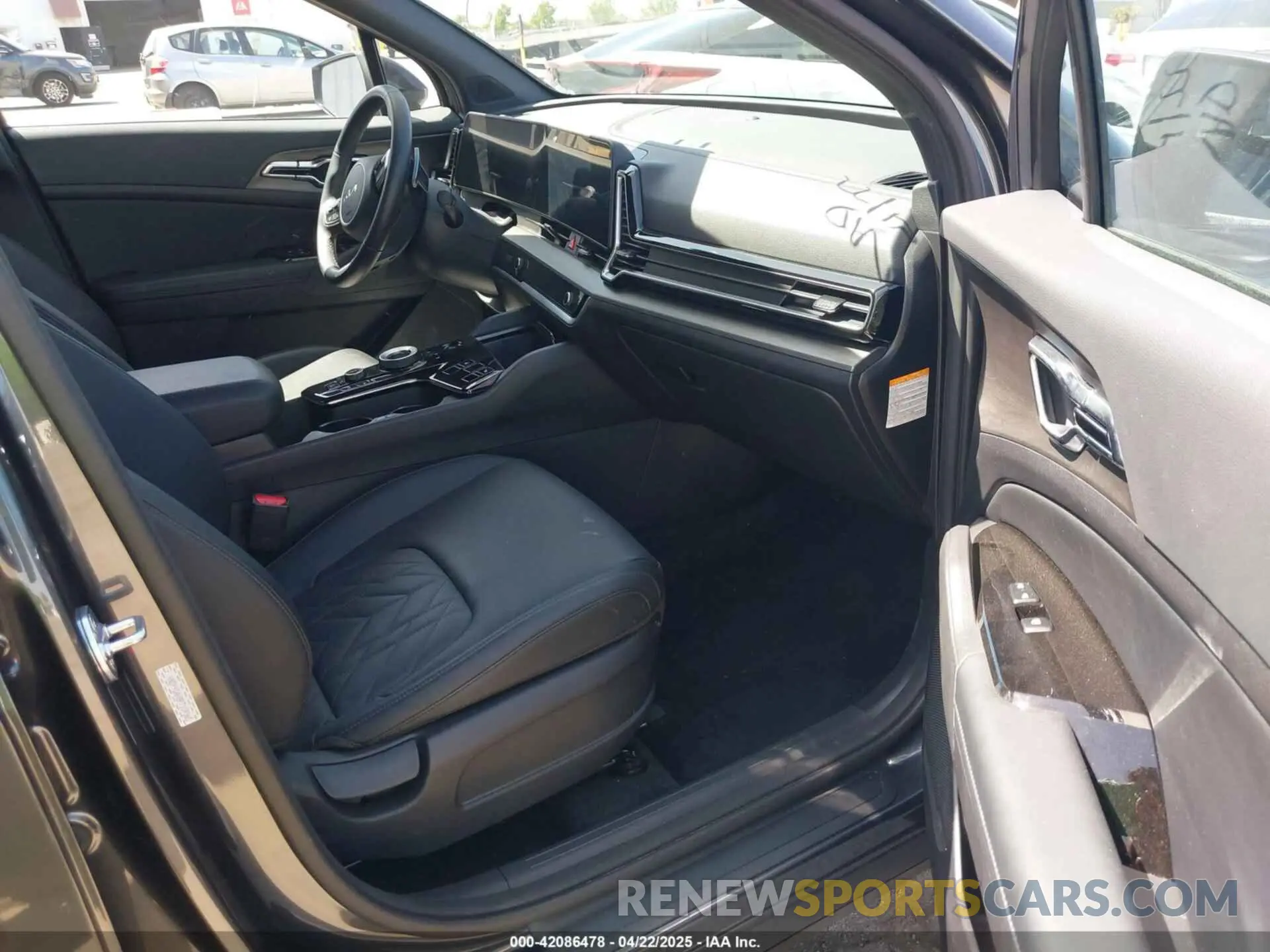 5 fotografías del automóvil dañado KNDPYDAH8P7109360 KIA SPORTAGE PLUG-IN HYBRID 2023