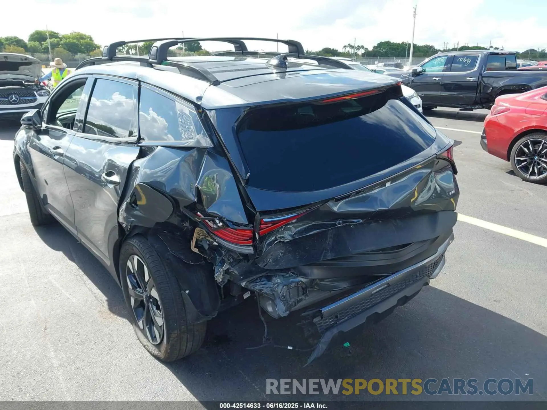 6 fotografías del automóvil dañado KNDPZDDH2R7151308 KIA SPORTAGE PLUG-IN HYBRID 2024