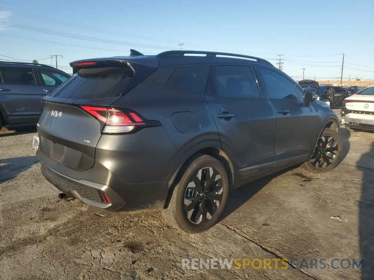 3 fotografías del automóvil dañado KNDPYDAH8P7097842 KIA SPORTAGE X 2023